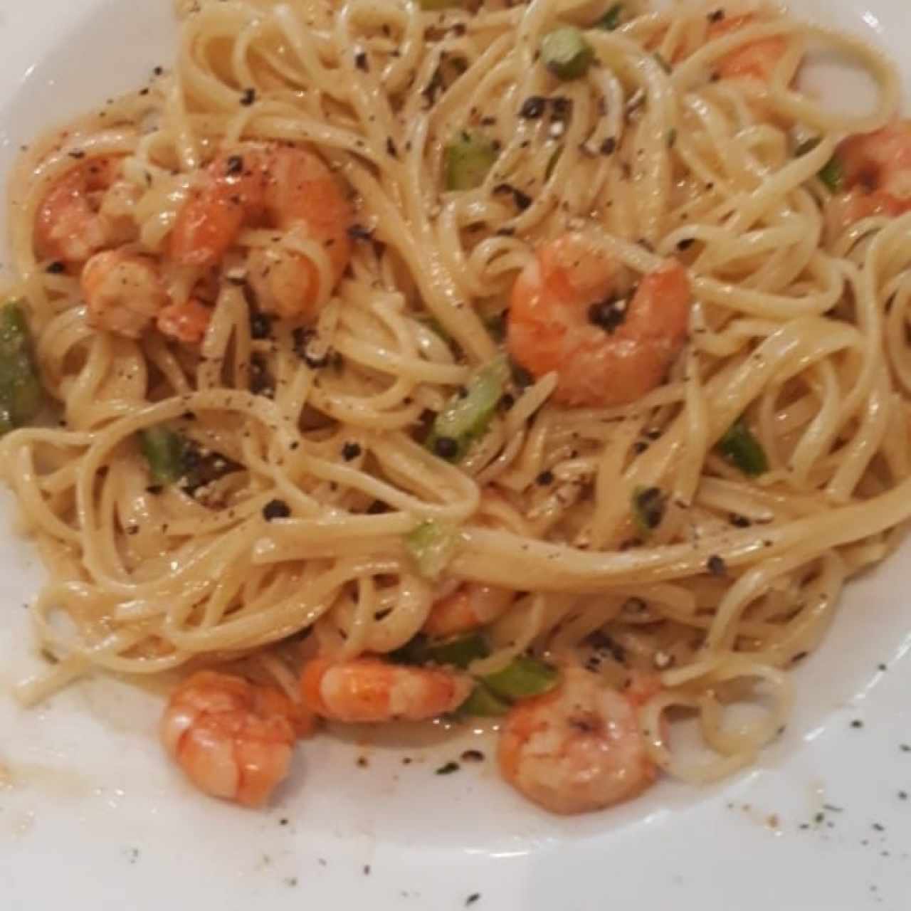 linguini con camarones