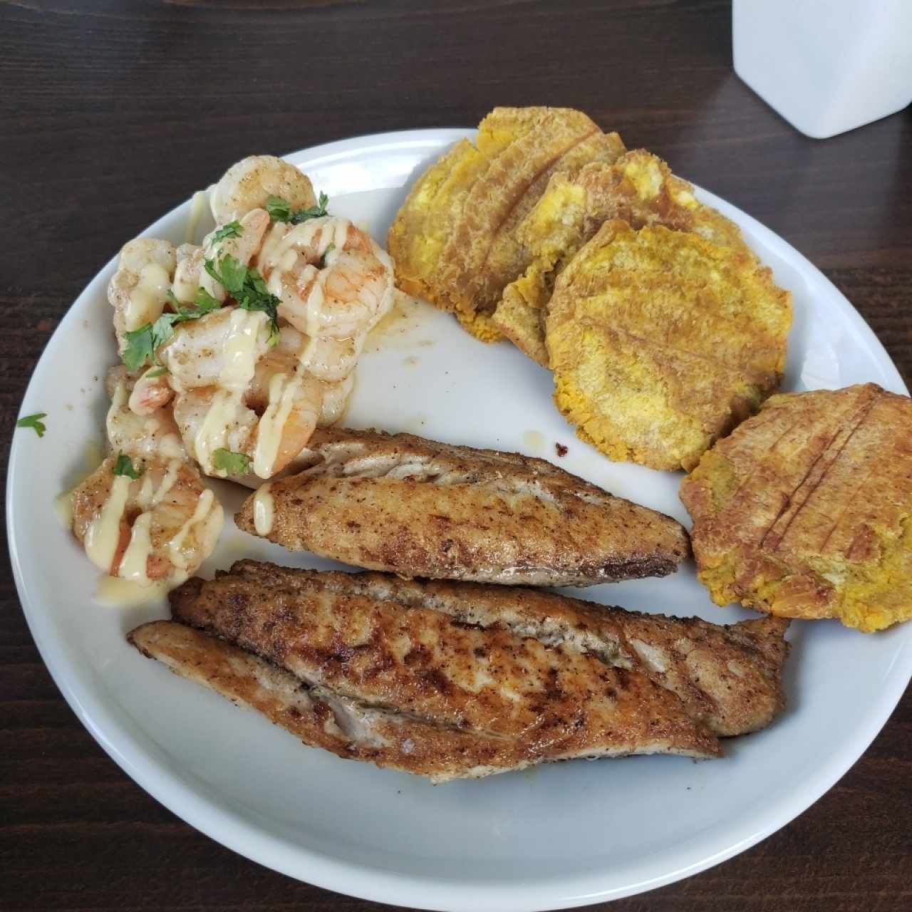 filete a la plancha con camarones