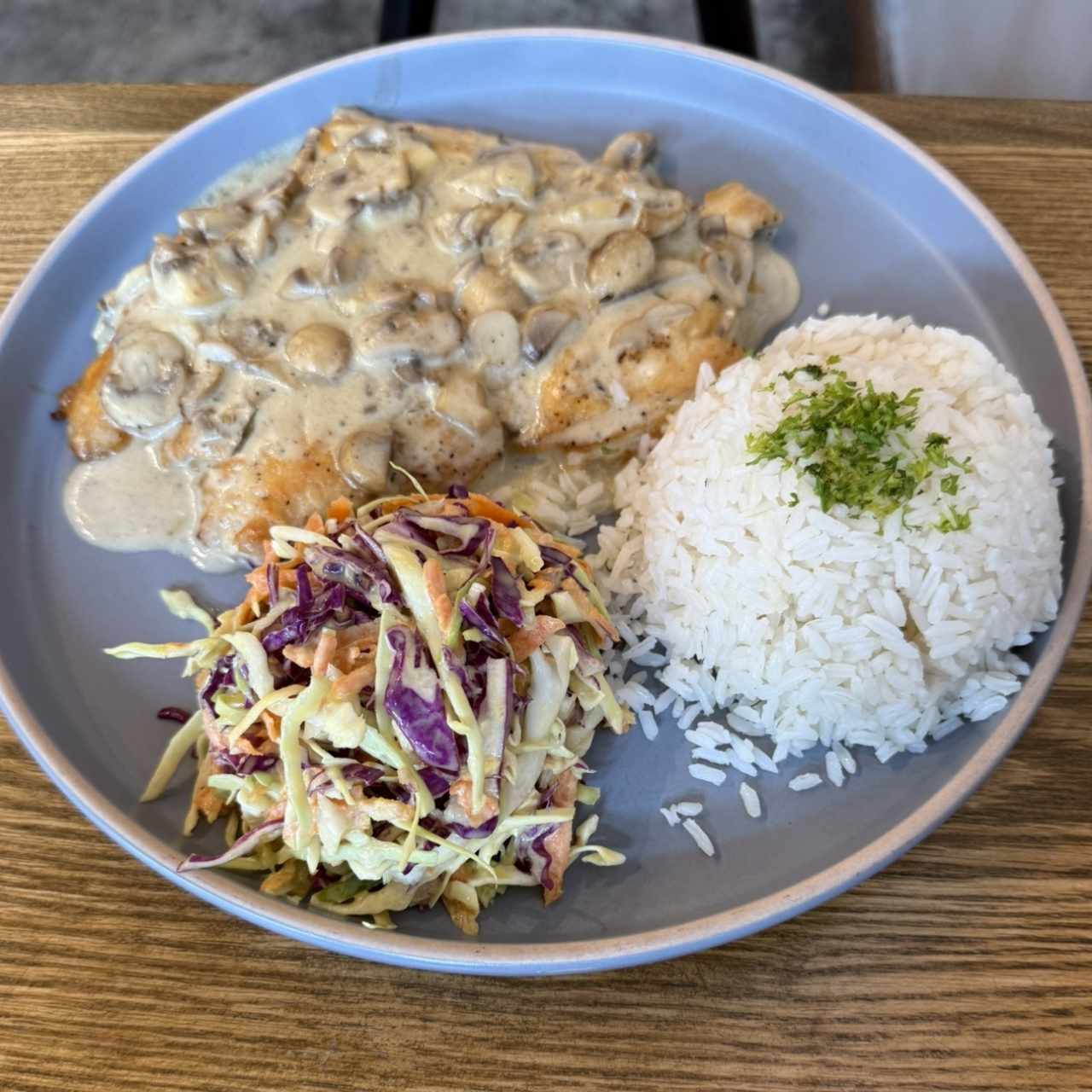 Pollo con hongos 