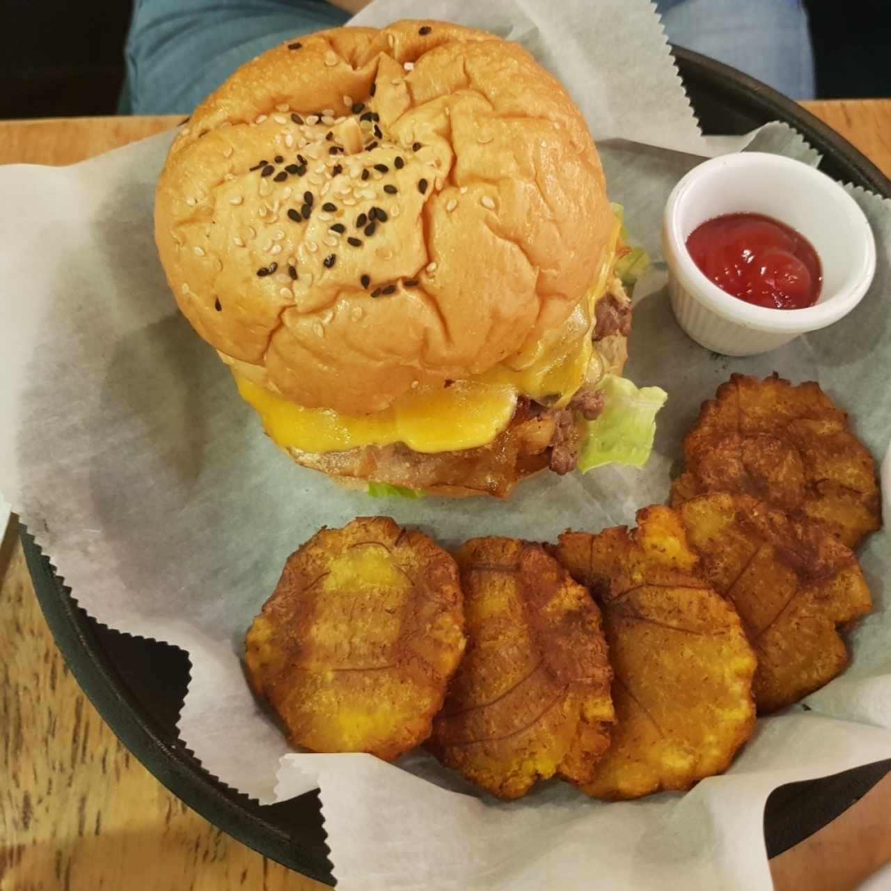 Hamburgursa con patacones