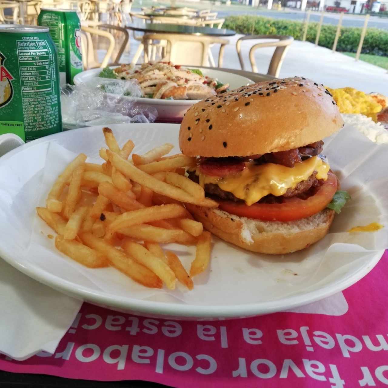 Hamburguesa con cebolla caramelizada