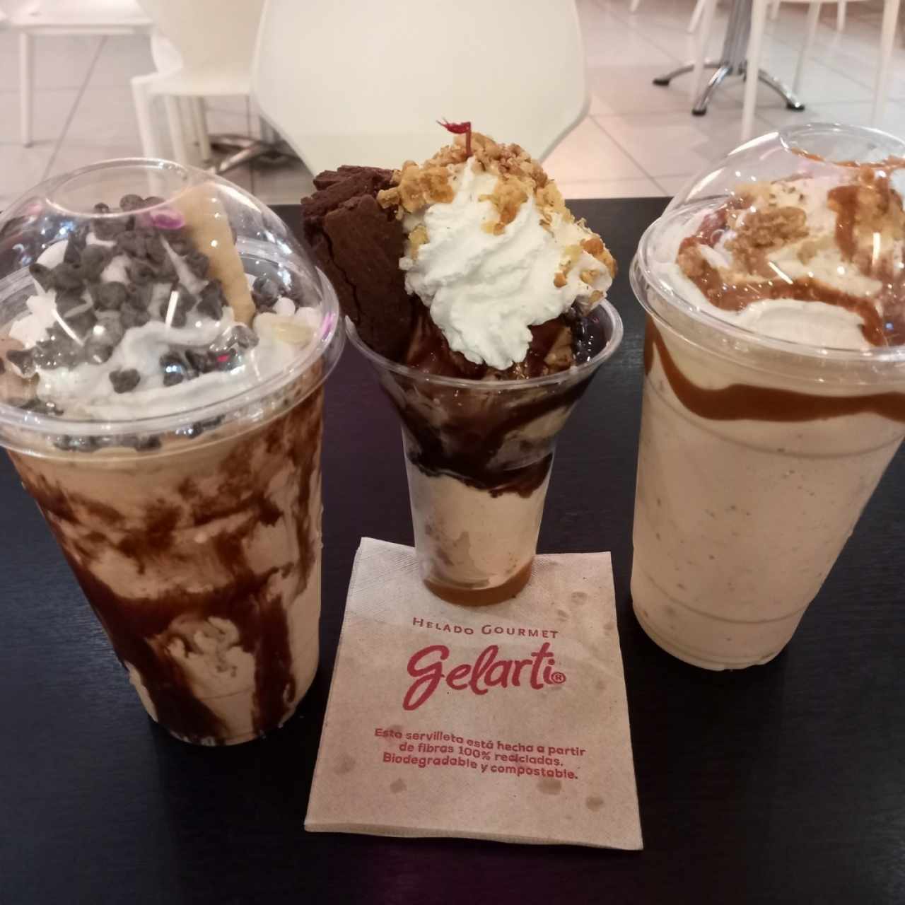 moccaccino milkshake/Charlie brownie/Amareto milkshake 