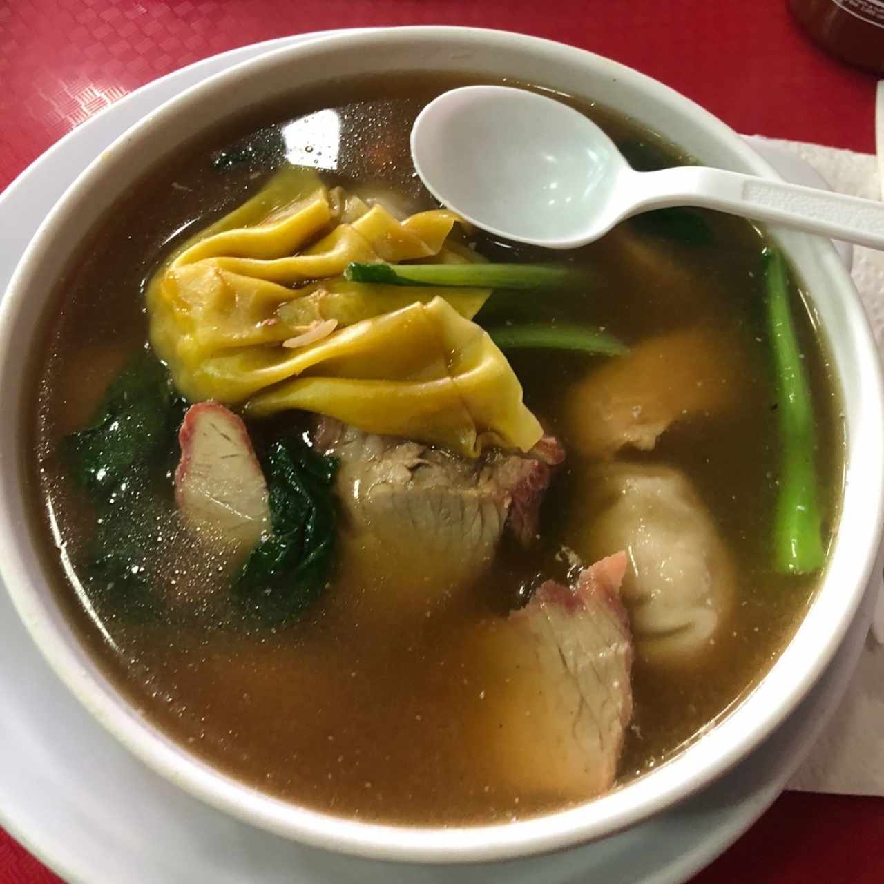 Sopa de wanton