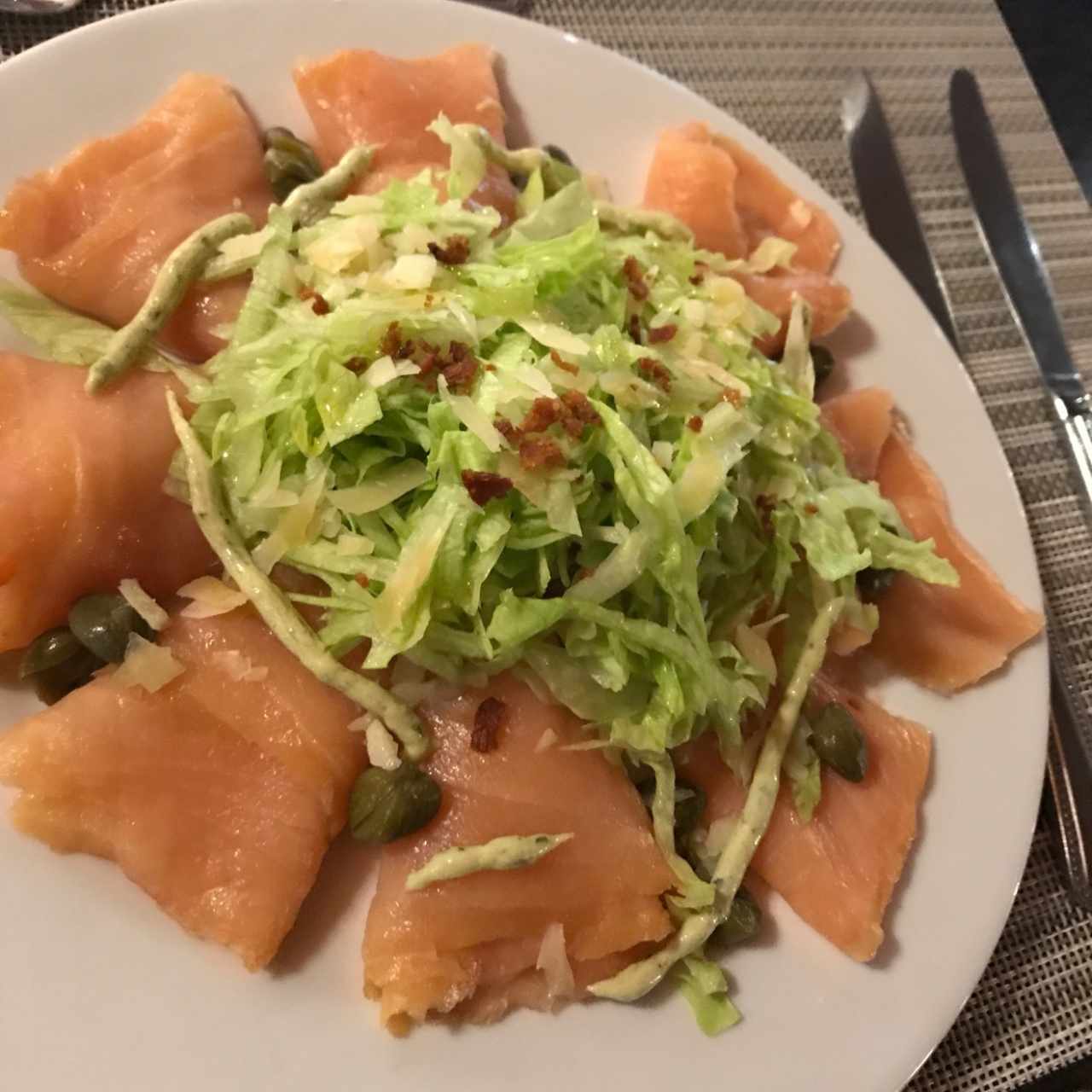 Entradas - Smoked salmon carpaccio