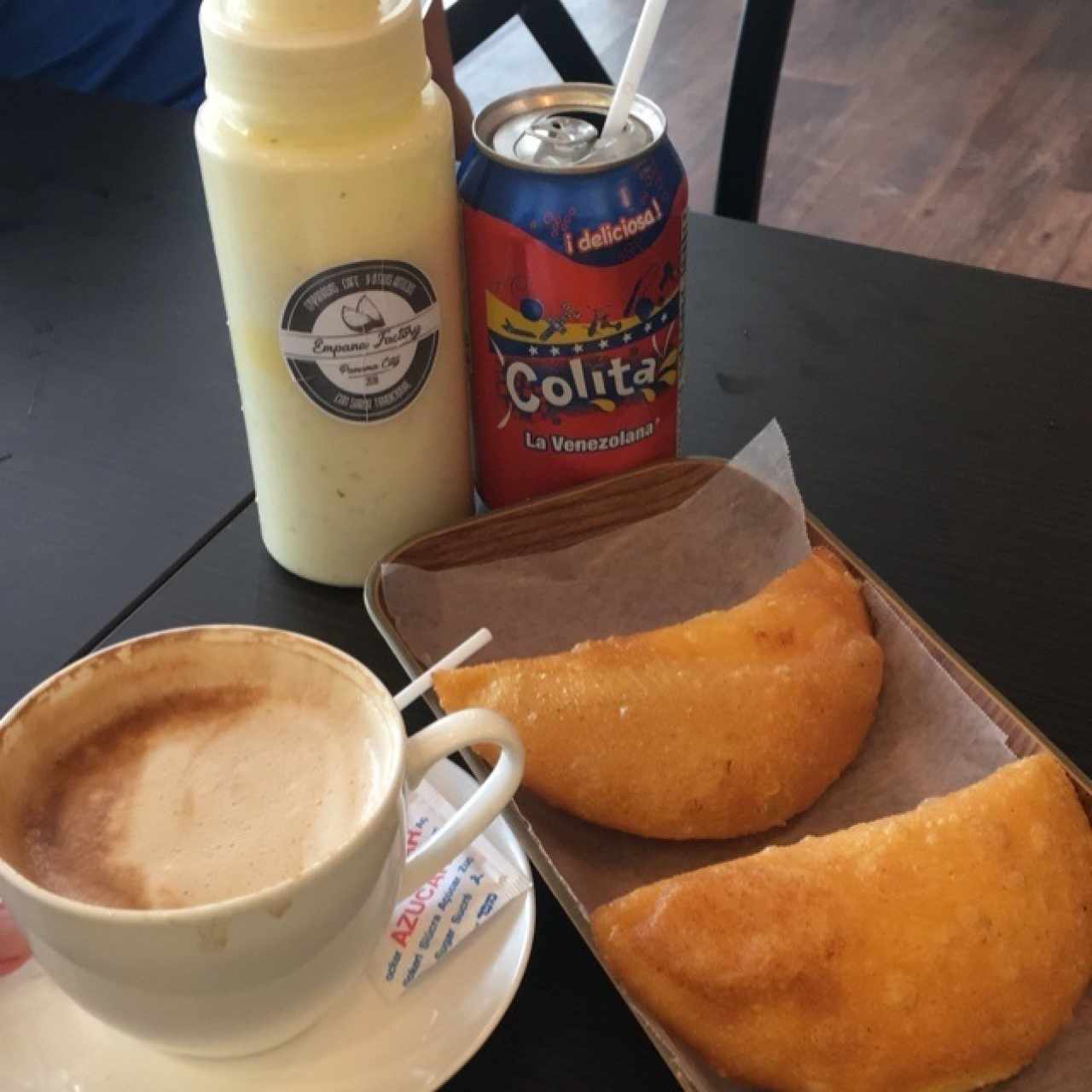 empanadas de carne mechada y de cazon