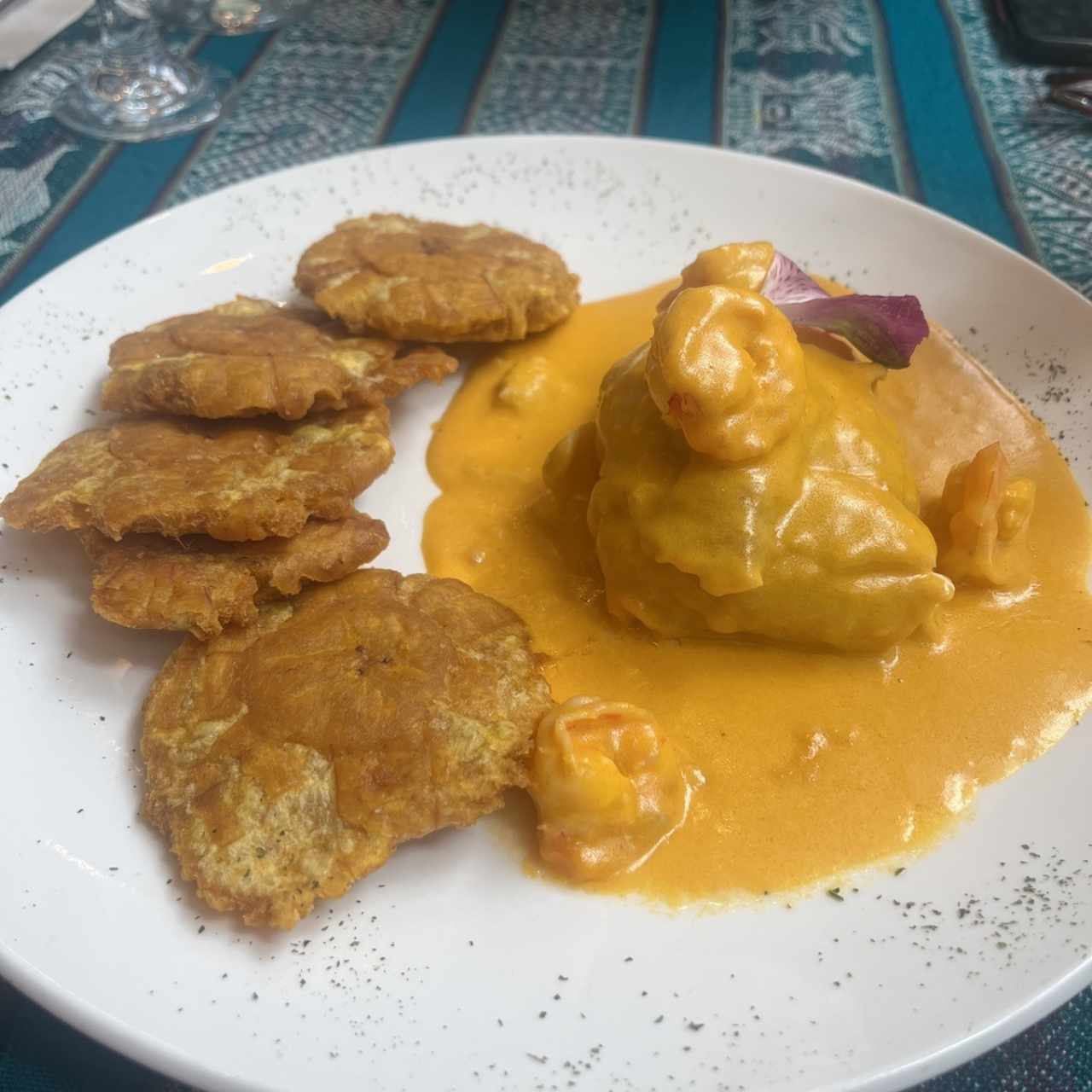 Corvina Rellena de Camarones