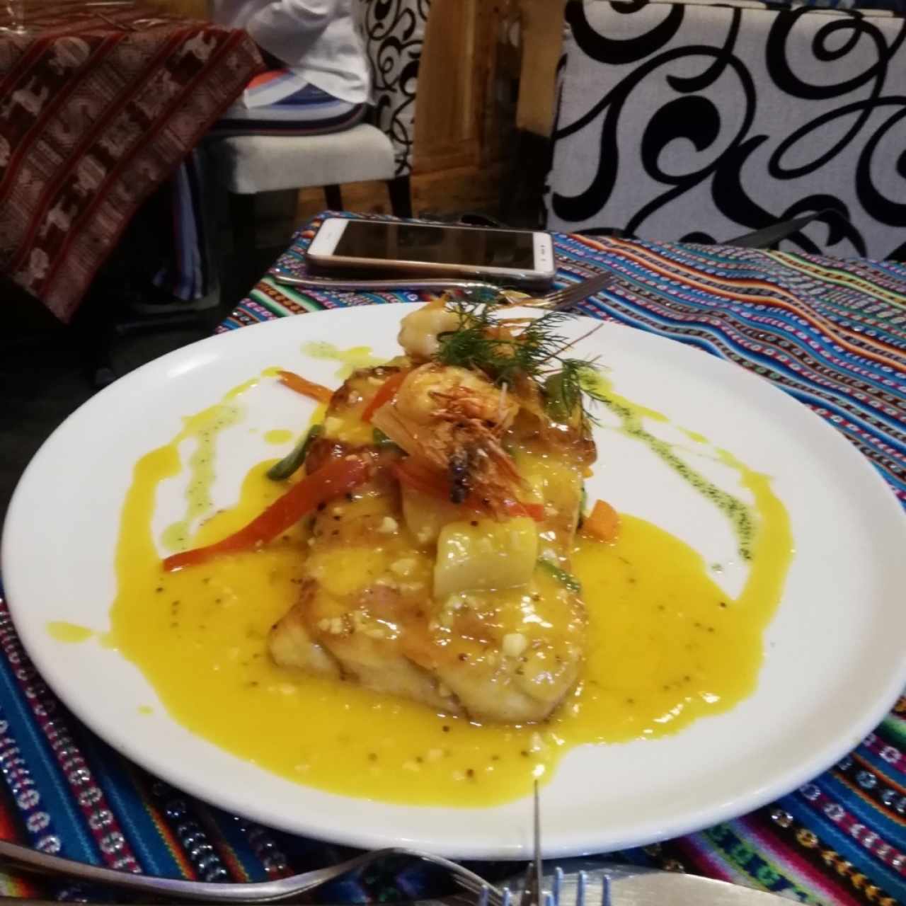 filete de corvina con langostinos