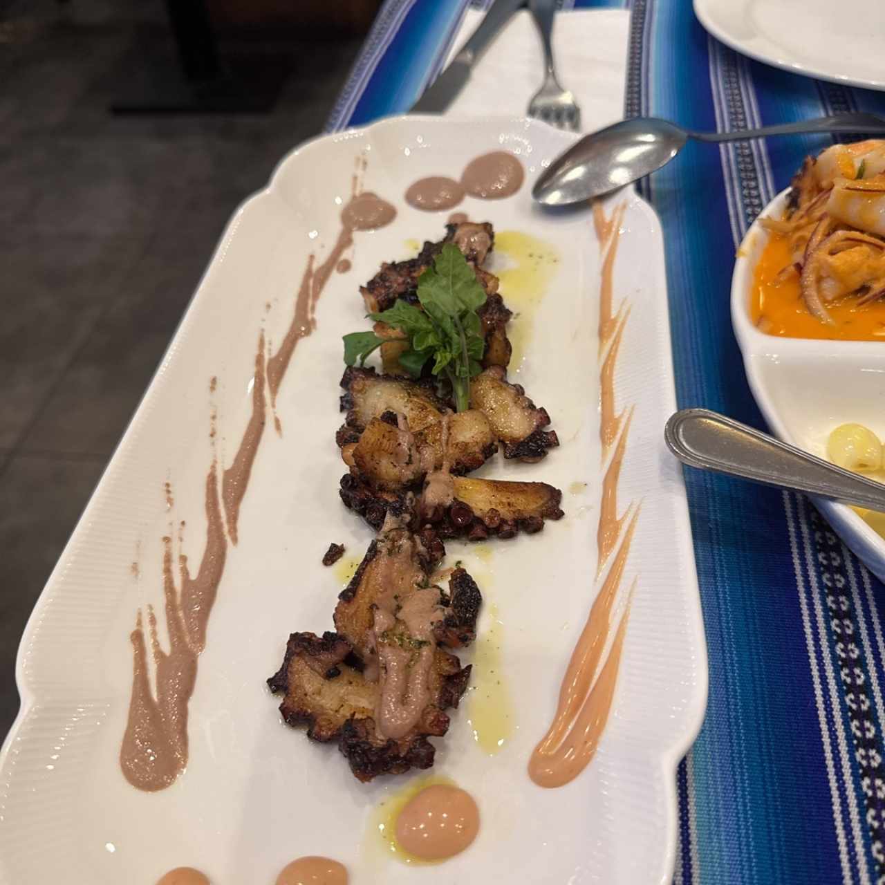 Entradas Calientes - Pulpo al Carbón