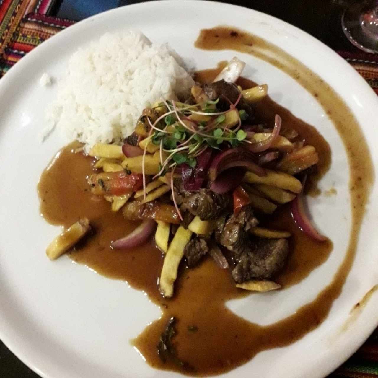 Lomo saltado