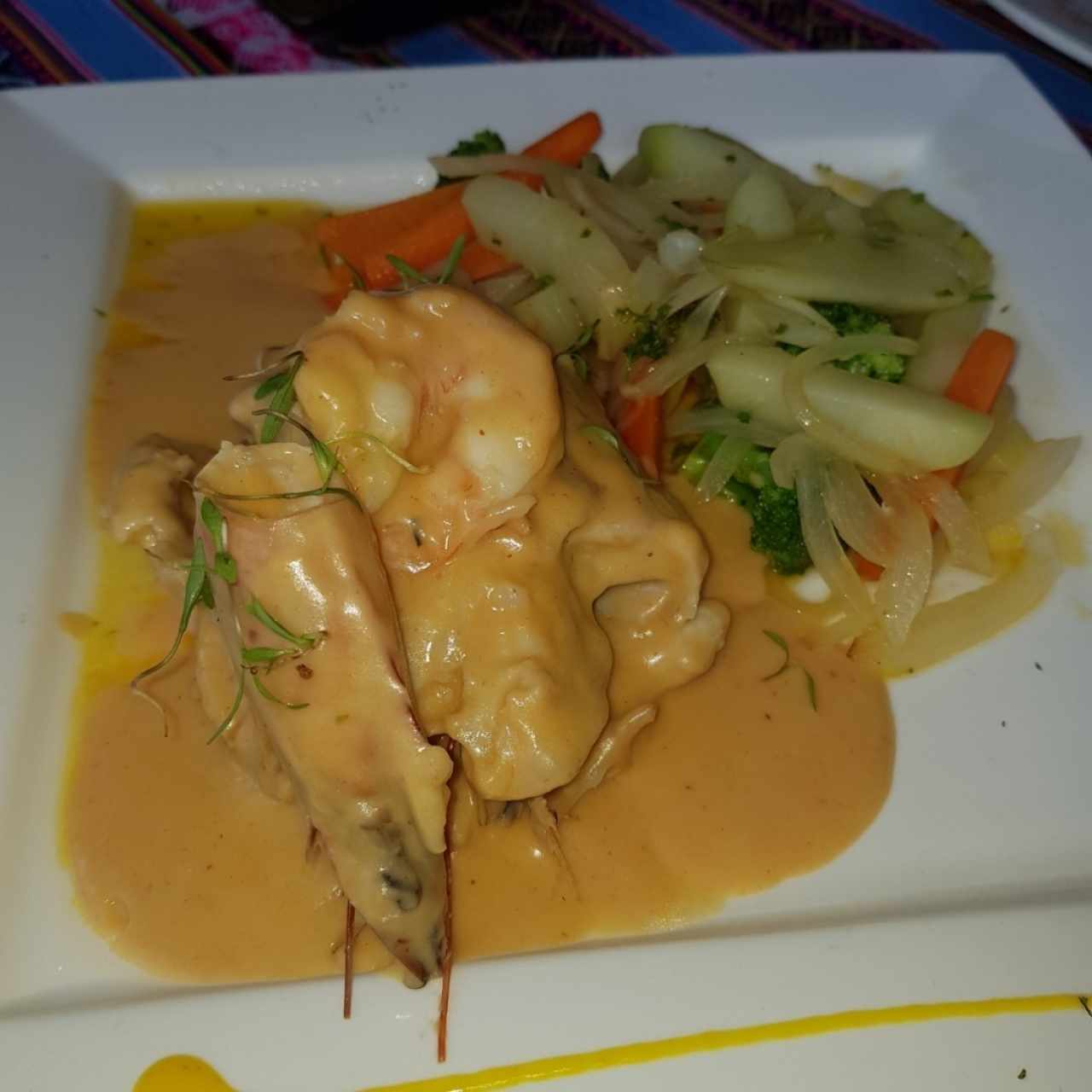 corvina rellena de langostinos