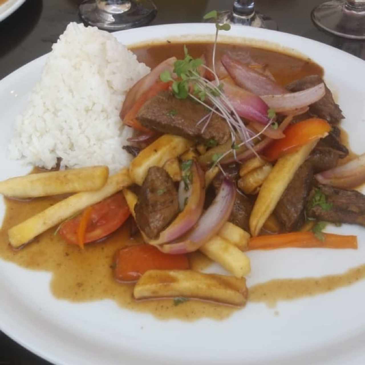 Bistec con champiñones