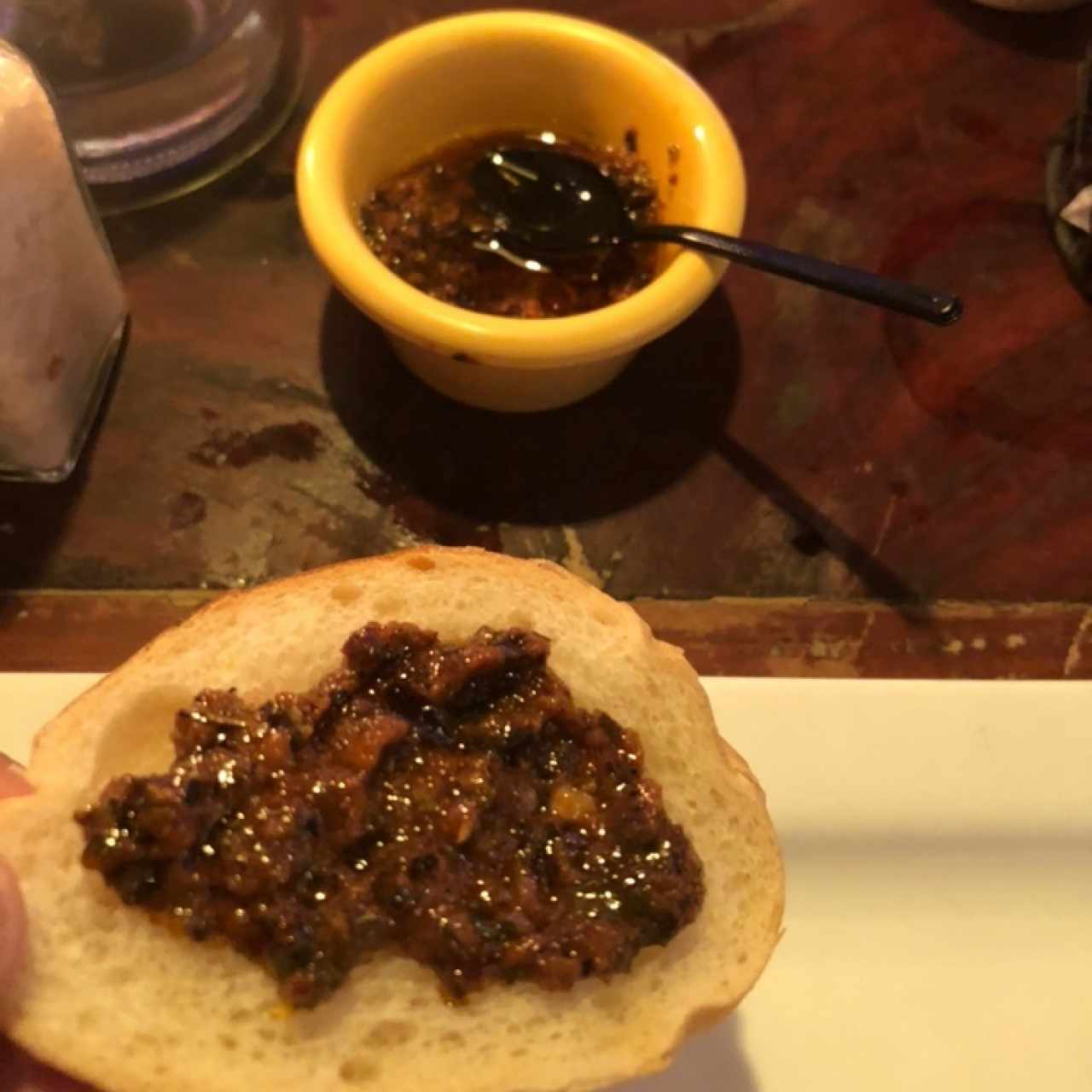 Aderezo y chimichurri para las tostadas