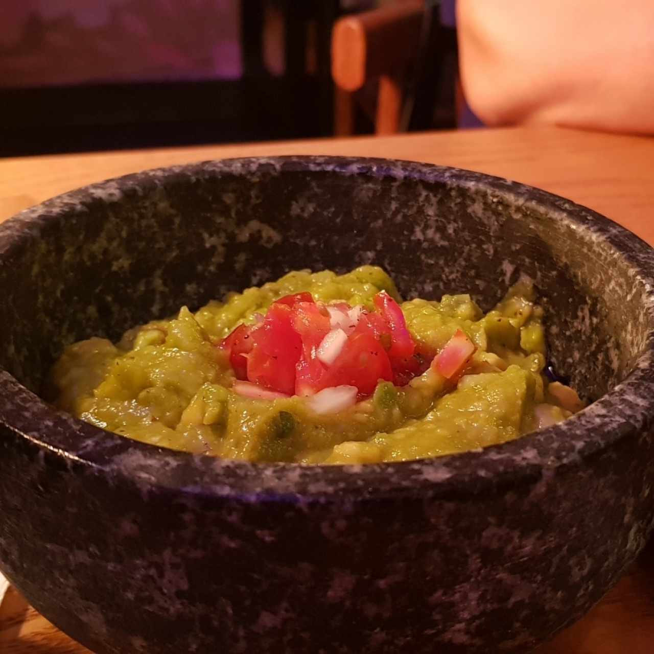 guacamole con totopos