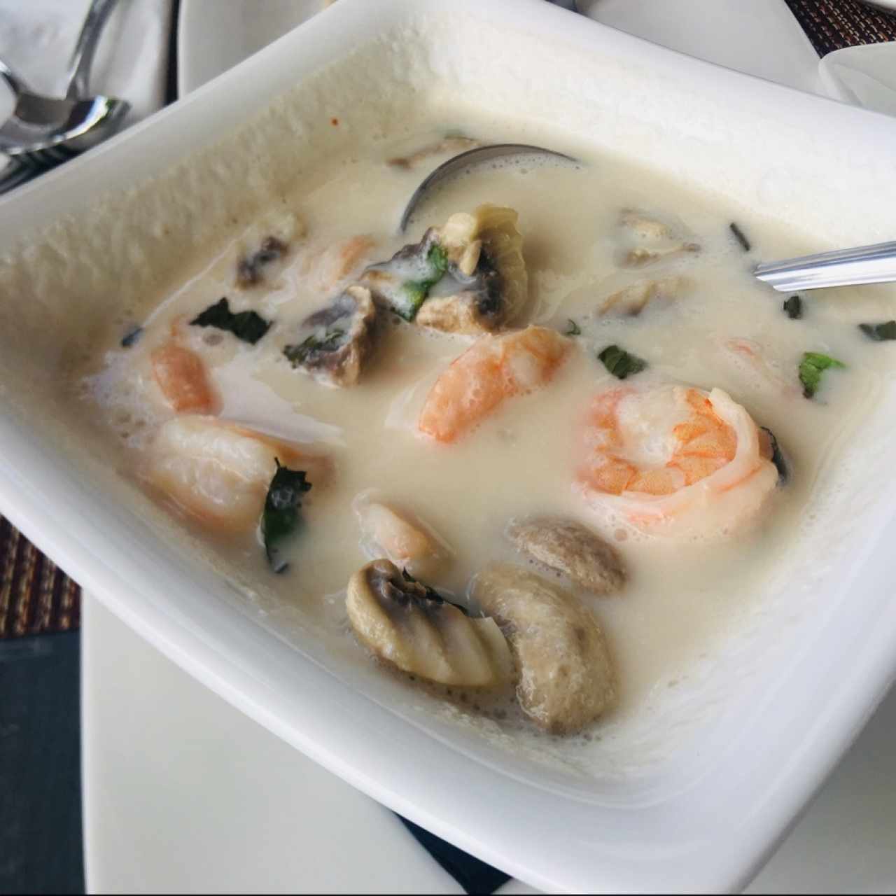 SOUPS - TOM KHA con camarones