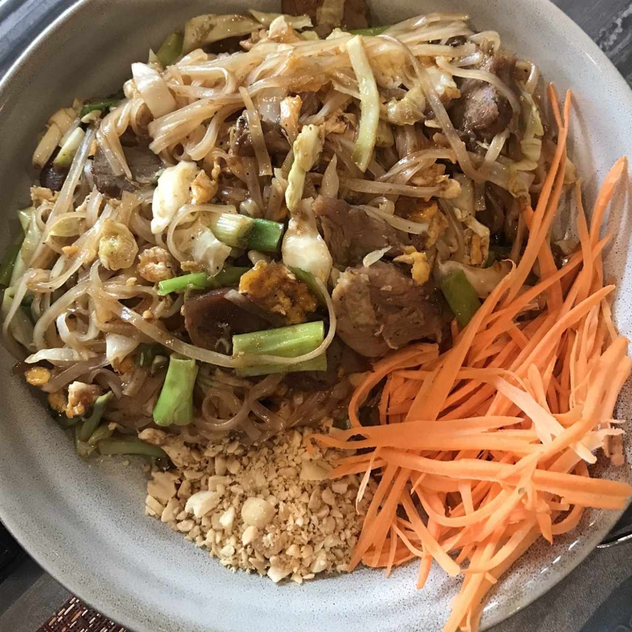 NOODLES - PAD THAI con Pato Asado