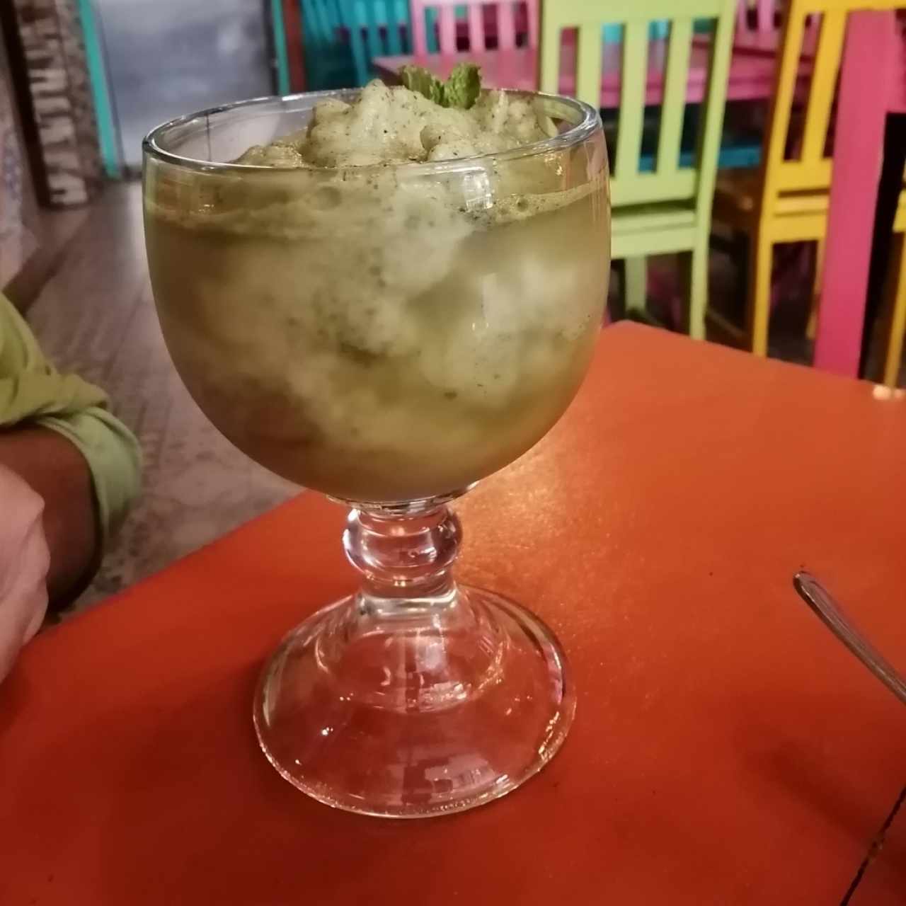 Limonada frozen con hierba buena