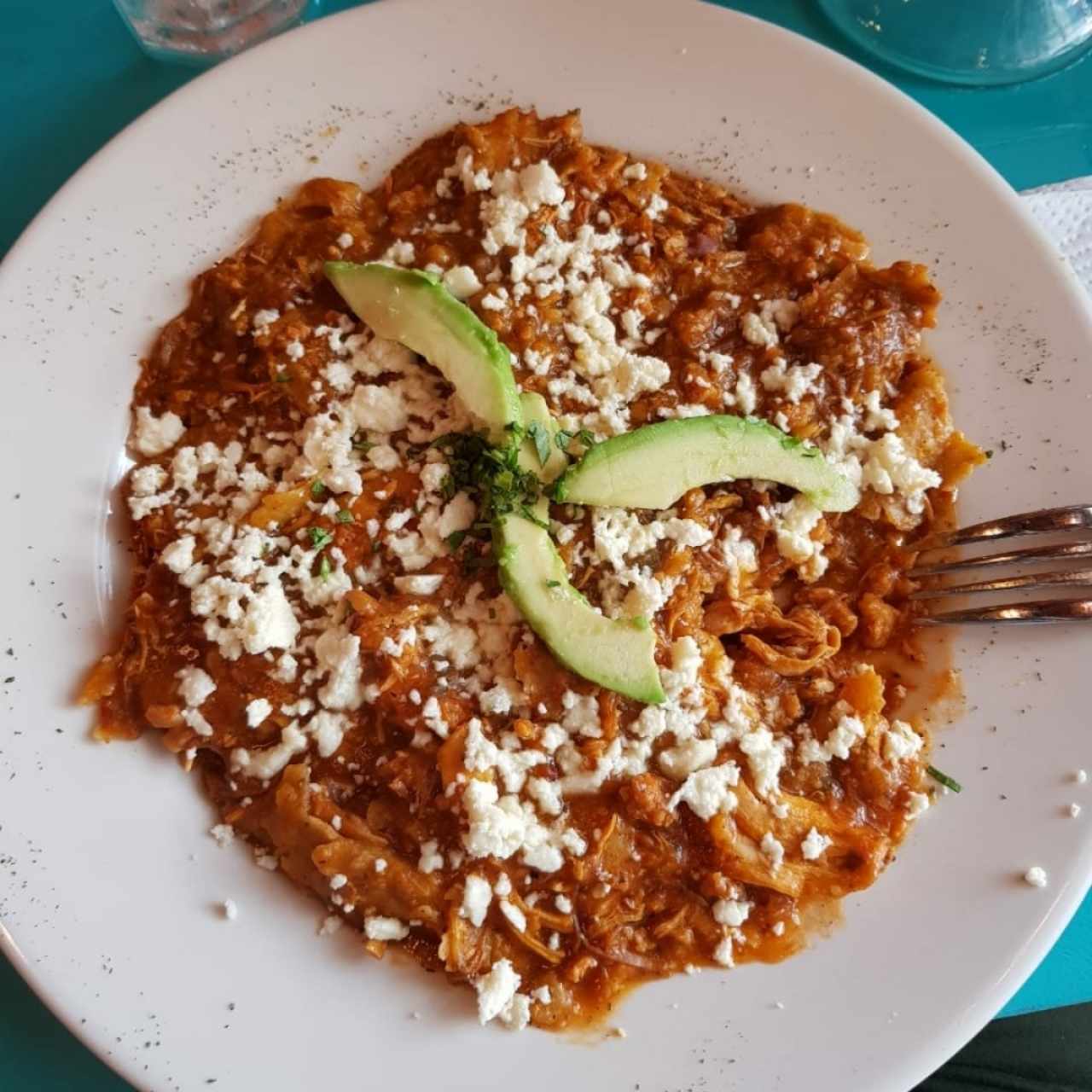 Chilaquiles divorciados combinados.