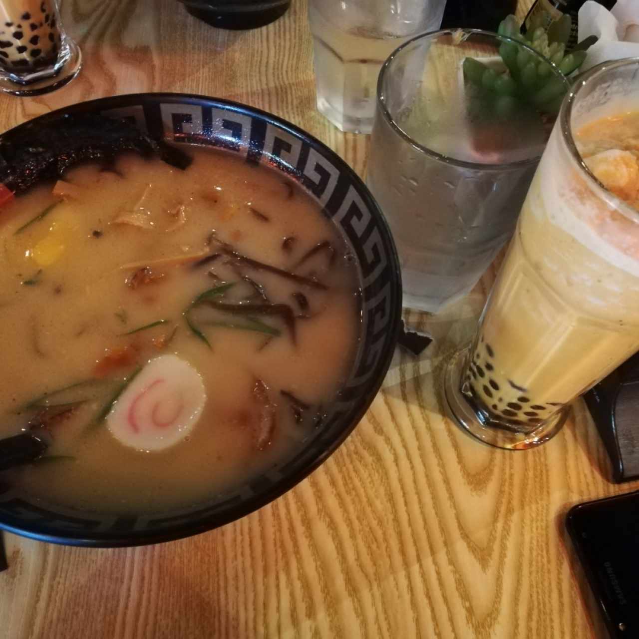 Kotteri Tonkotsu / Bubble tea - Thai tea