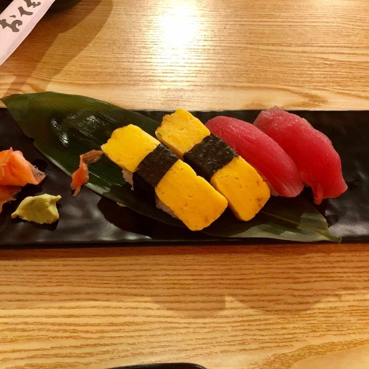 Tamago Nigiri y Maguro Atún Nigiri