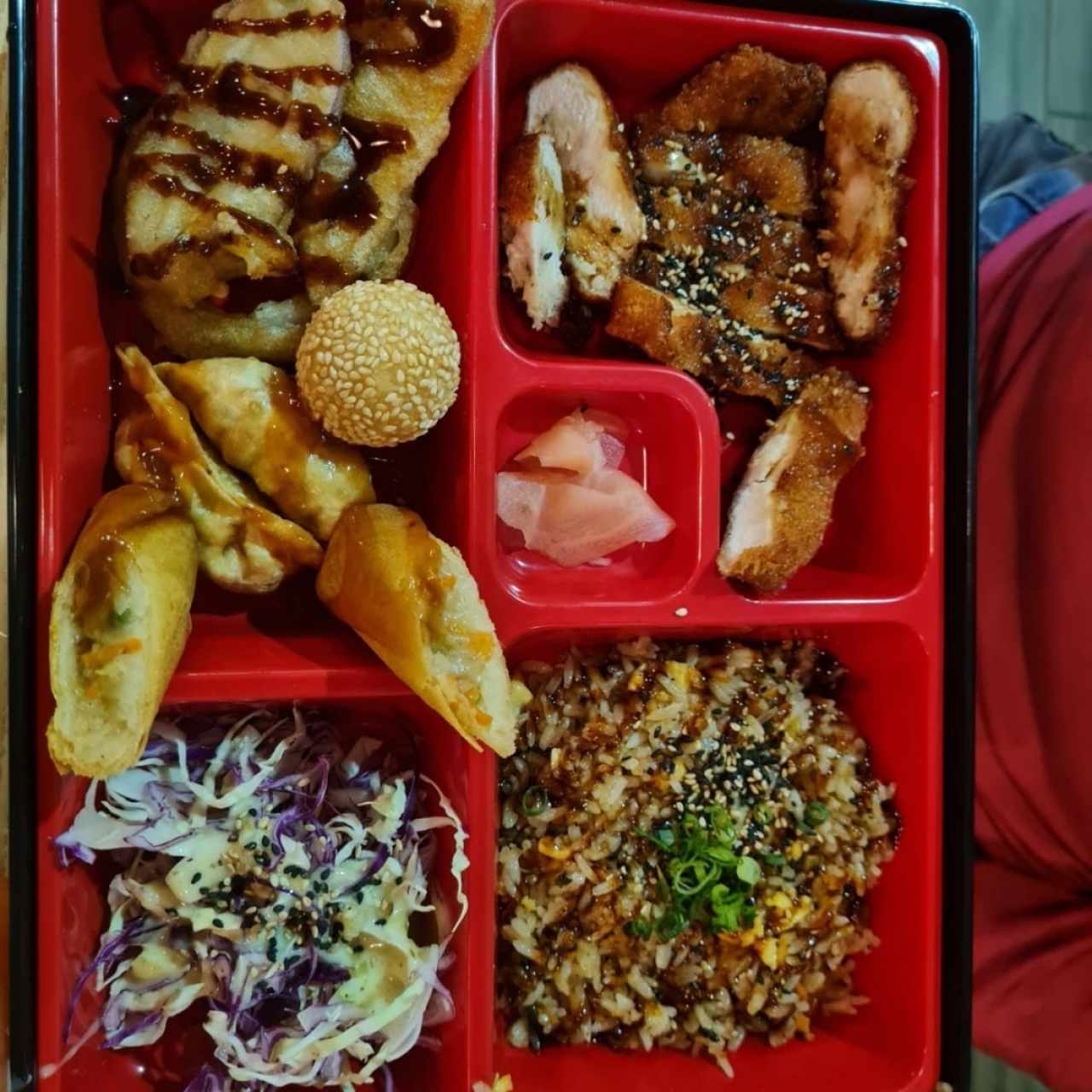 Bento box yakasobi