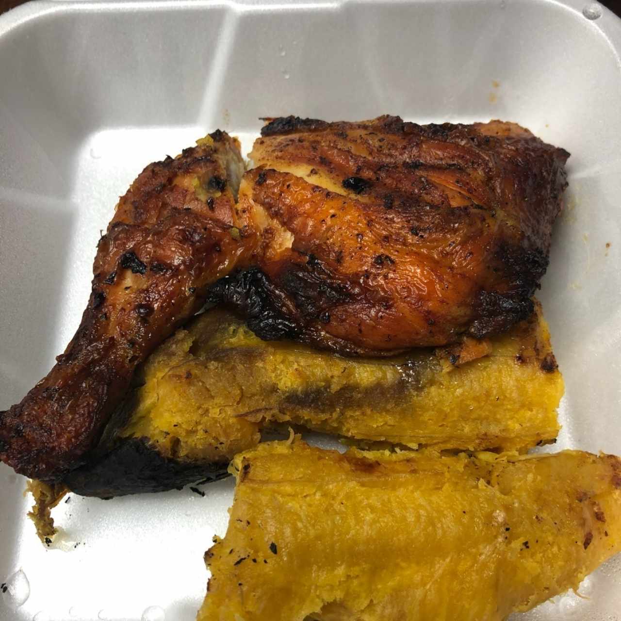 pollo y plátano asado