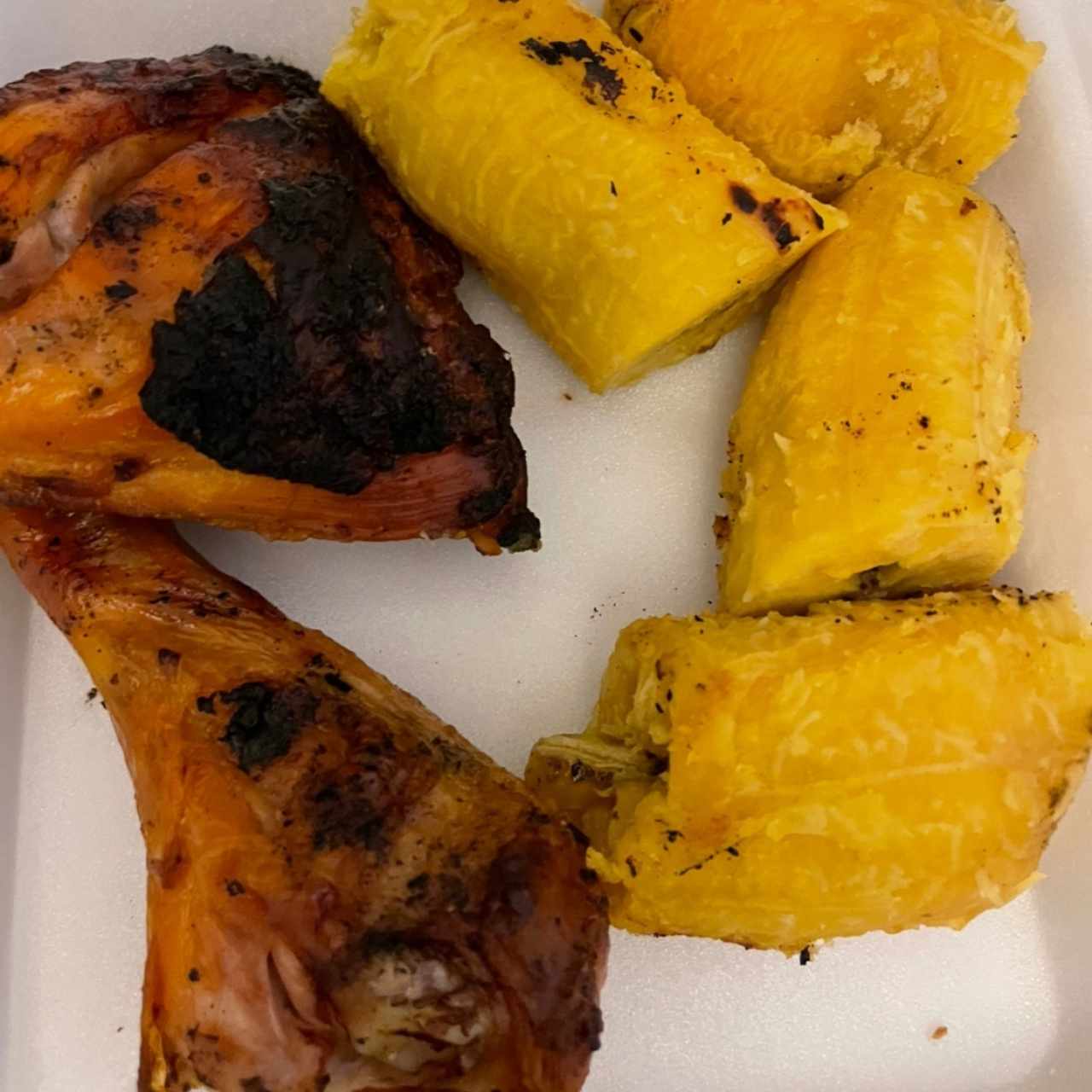 pollo y plátano asado