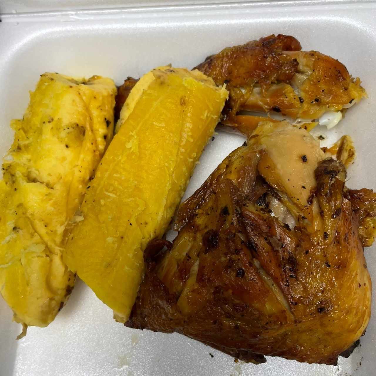 pollo y plátano asado