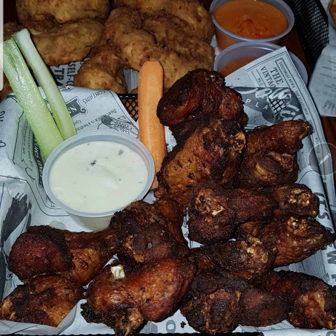 Wings con cebollas fritas