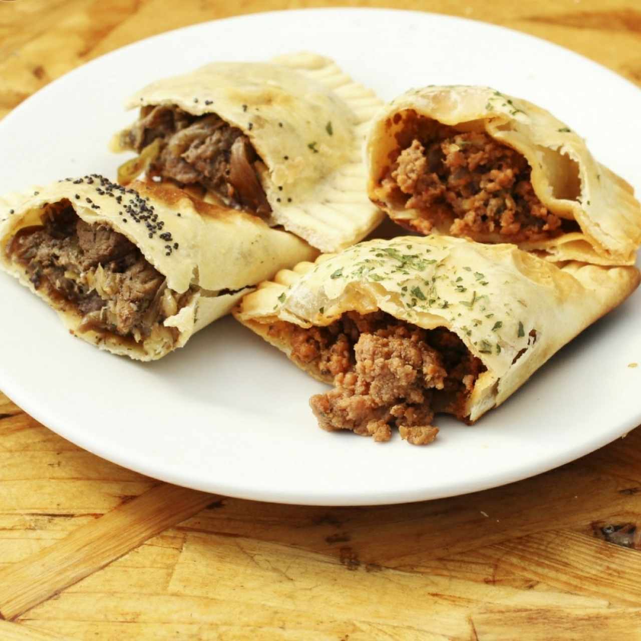 Empanada Bistec Encebollado y Estilo Panameño