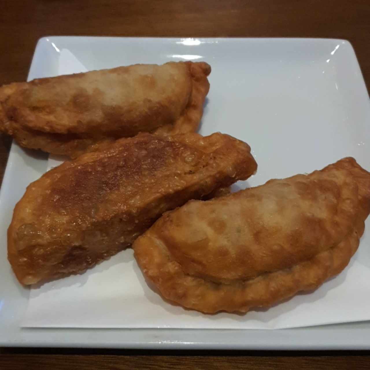 EMPANADA ARGENTINA CARNE O POLLO