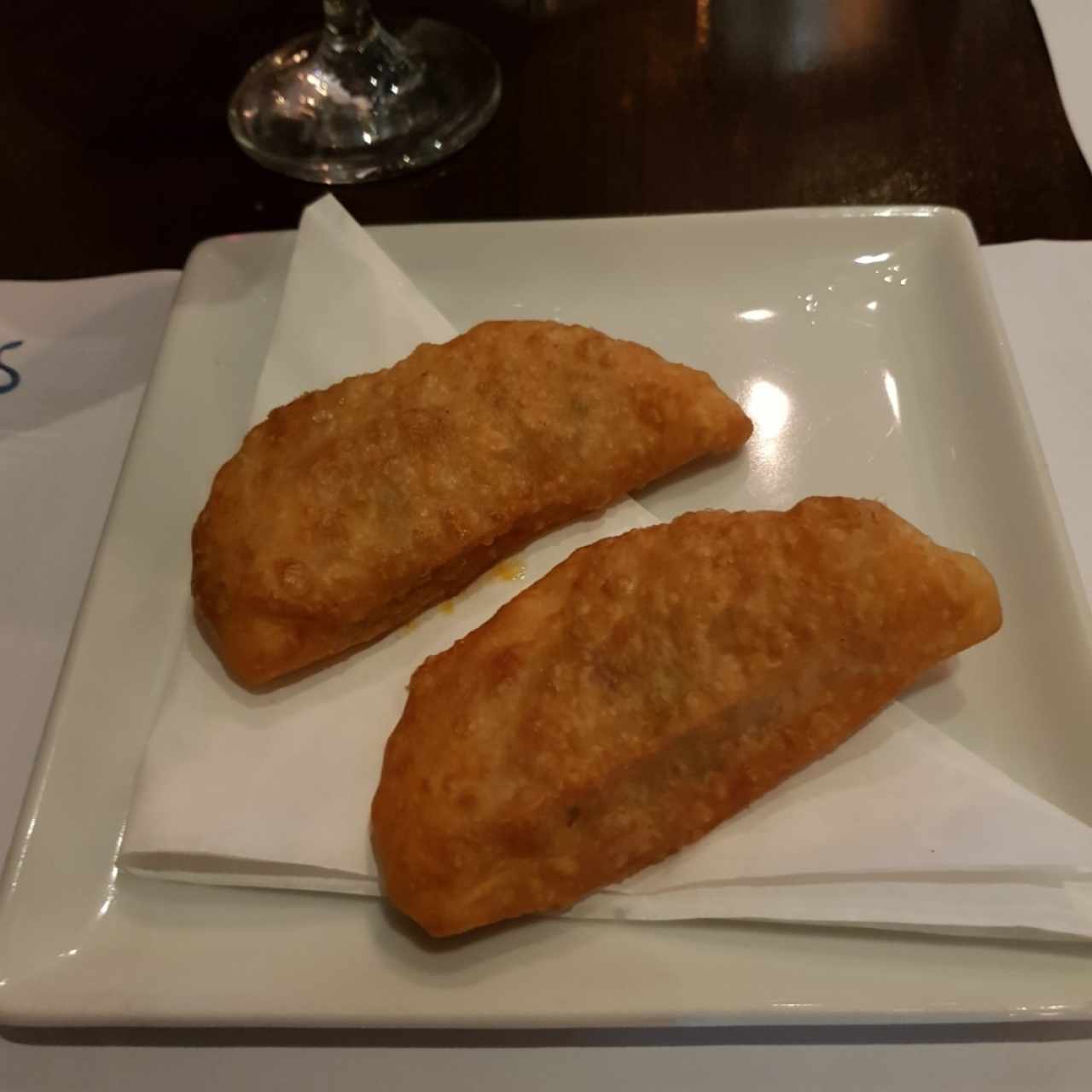 EMPANADA ARGENTINA CARNE O POLLO