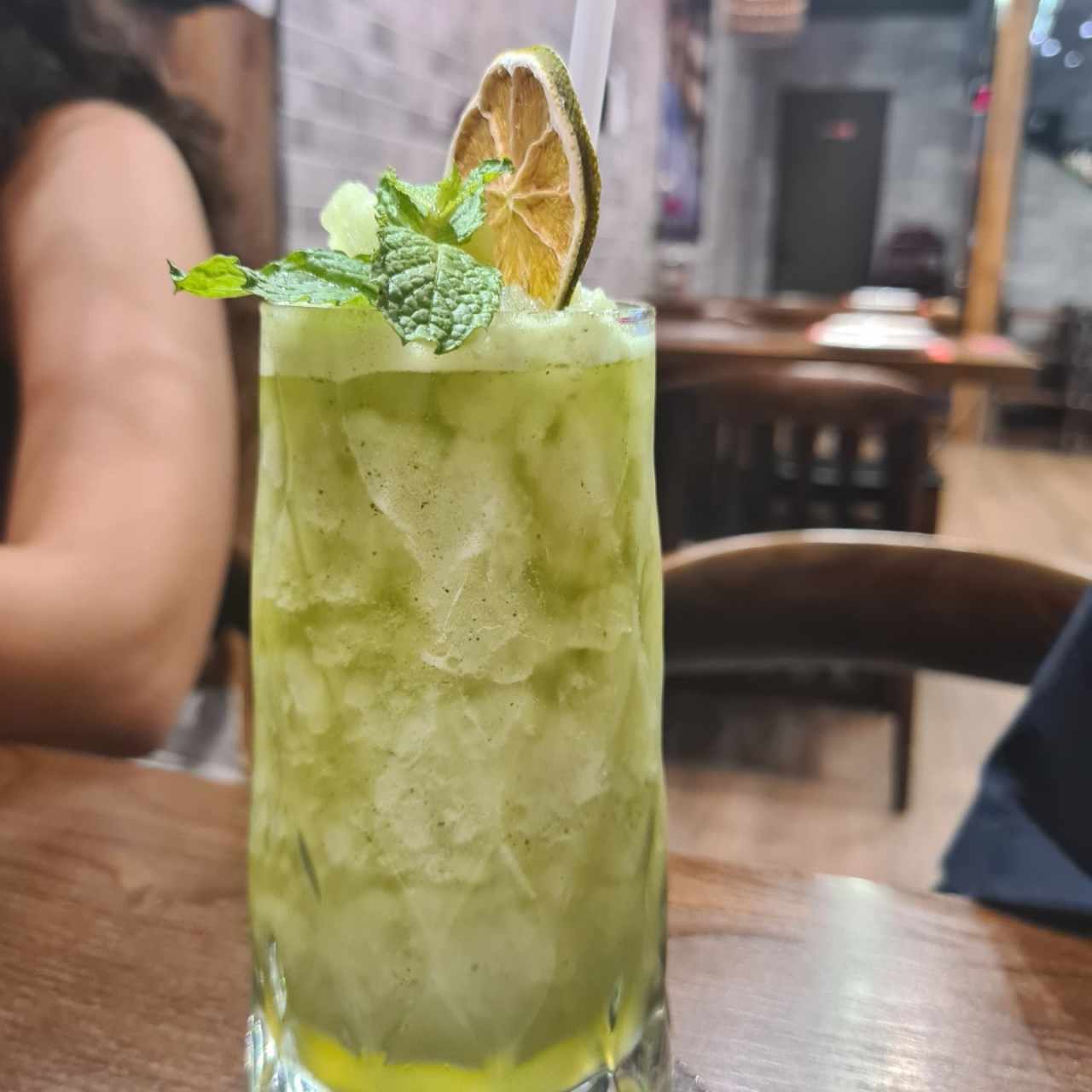 limonada de hierba buena