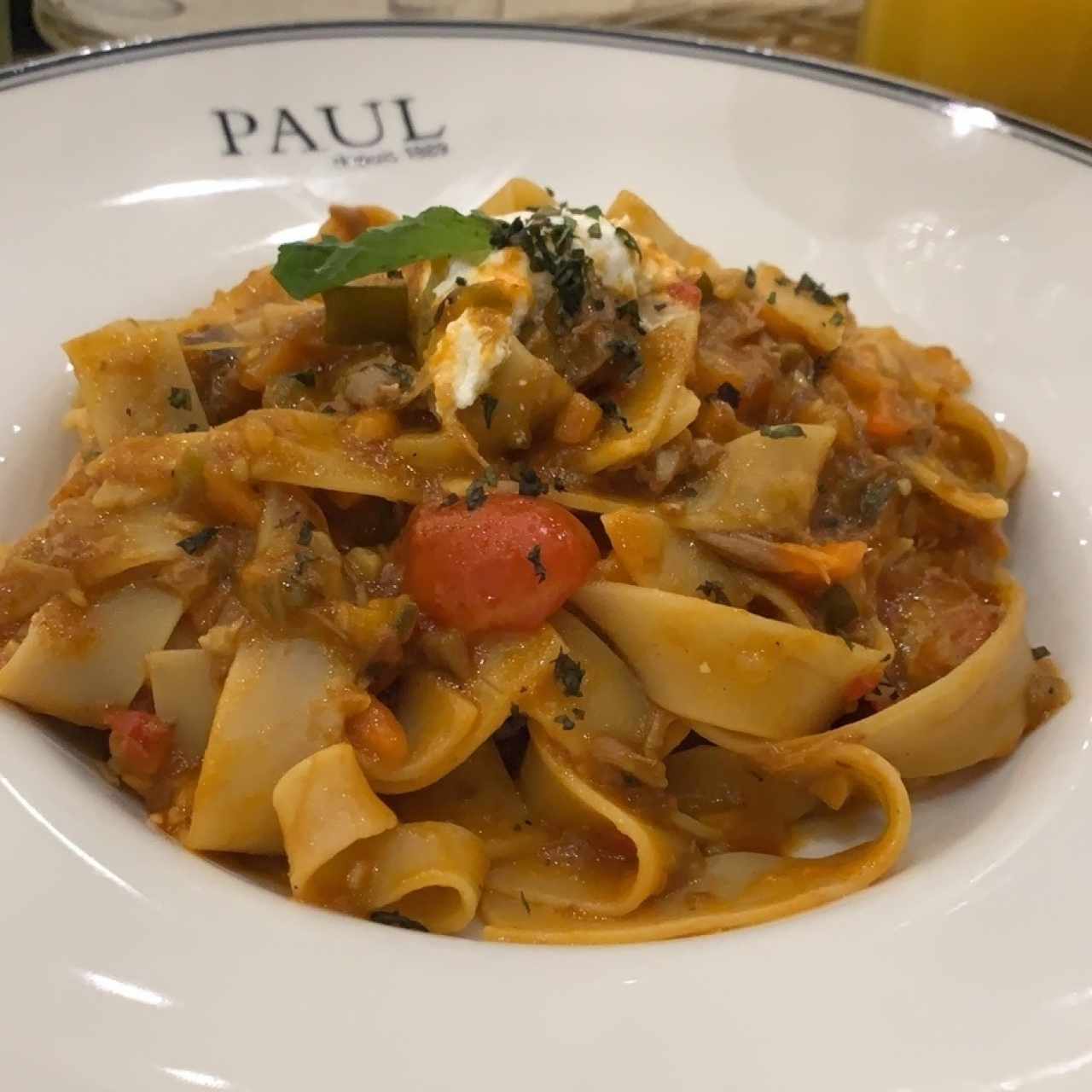 ‪Pappardelle au ragoût d’agneu‬