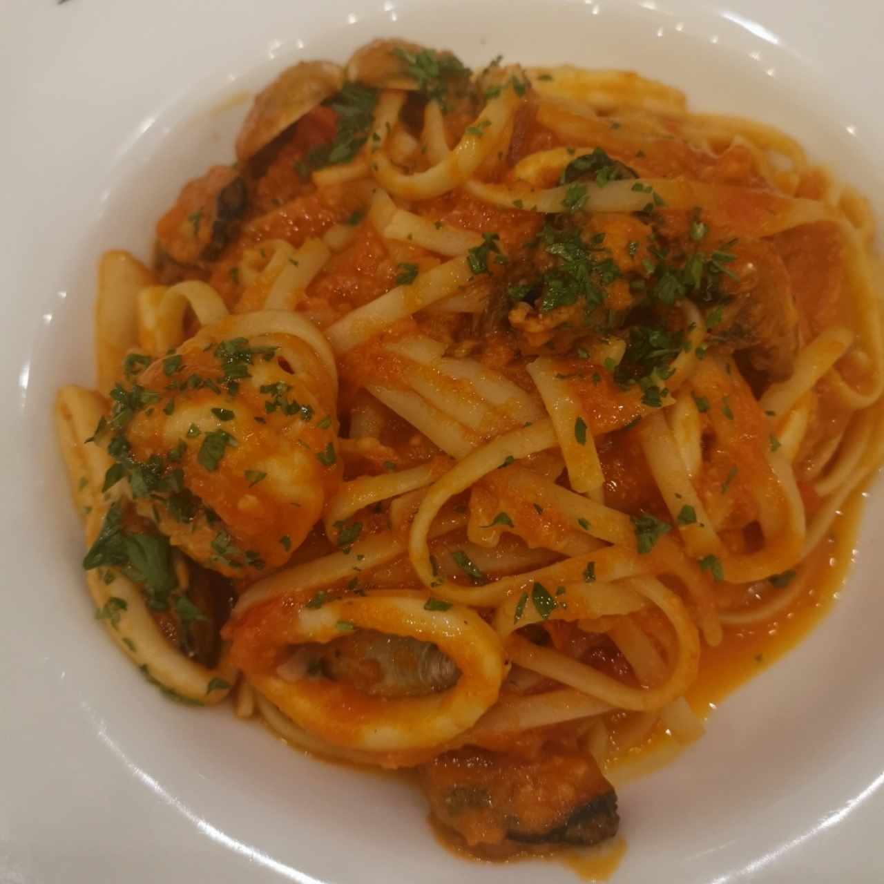 Linguini con frutos del mar