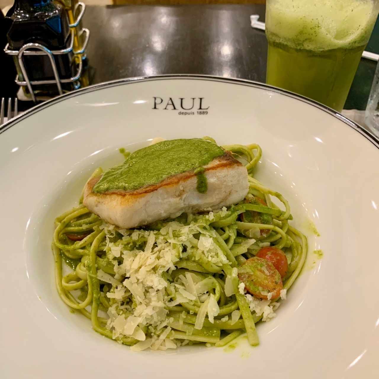 Lomo de corvina con pasta al pesto