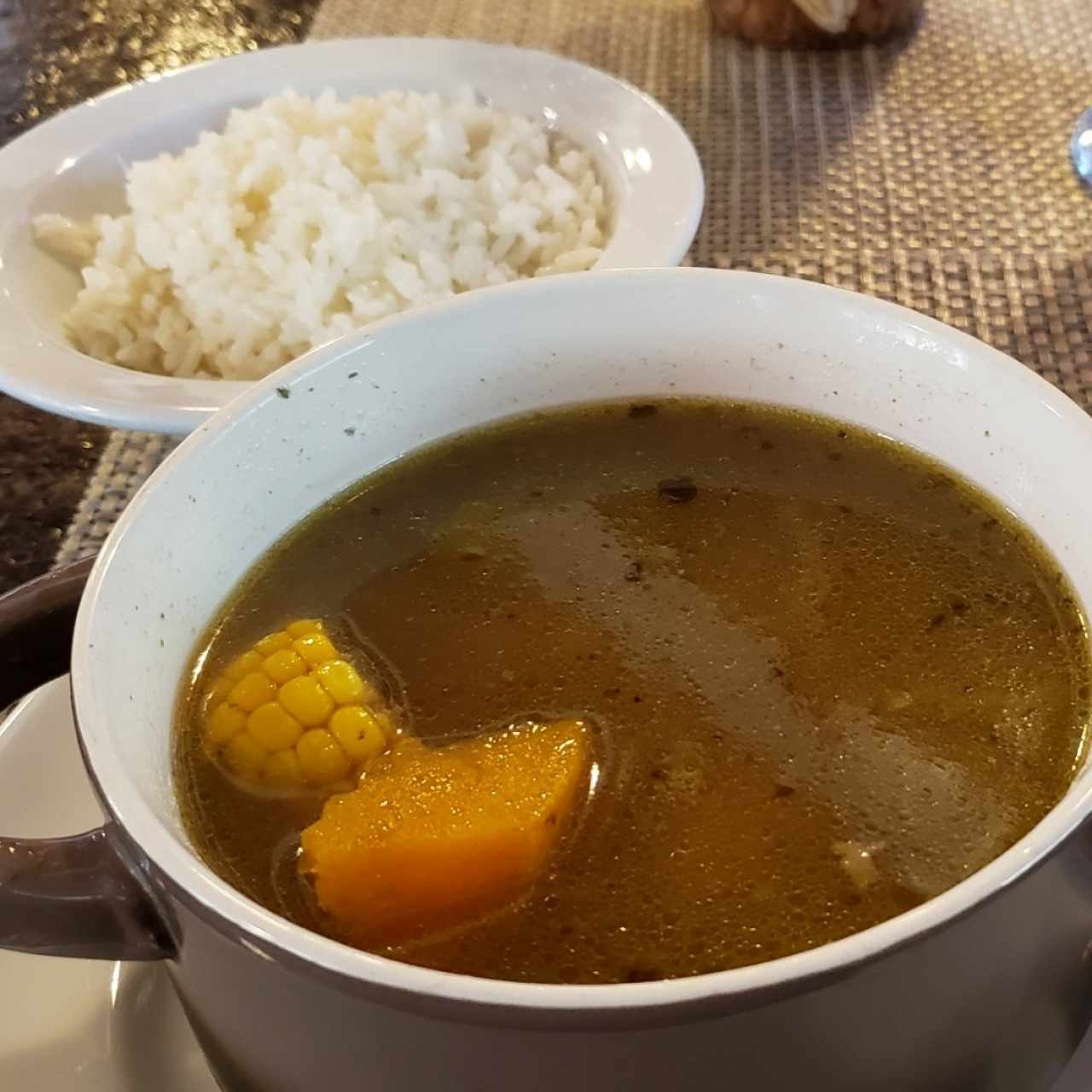 Sopa de Carne con Arroz Blanco