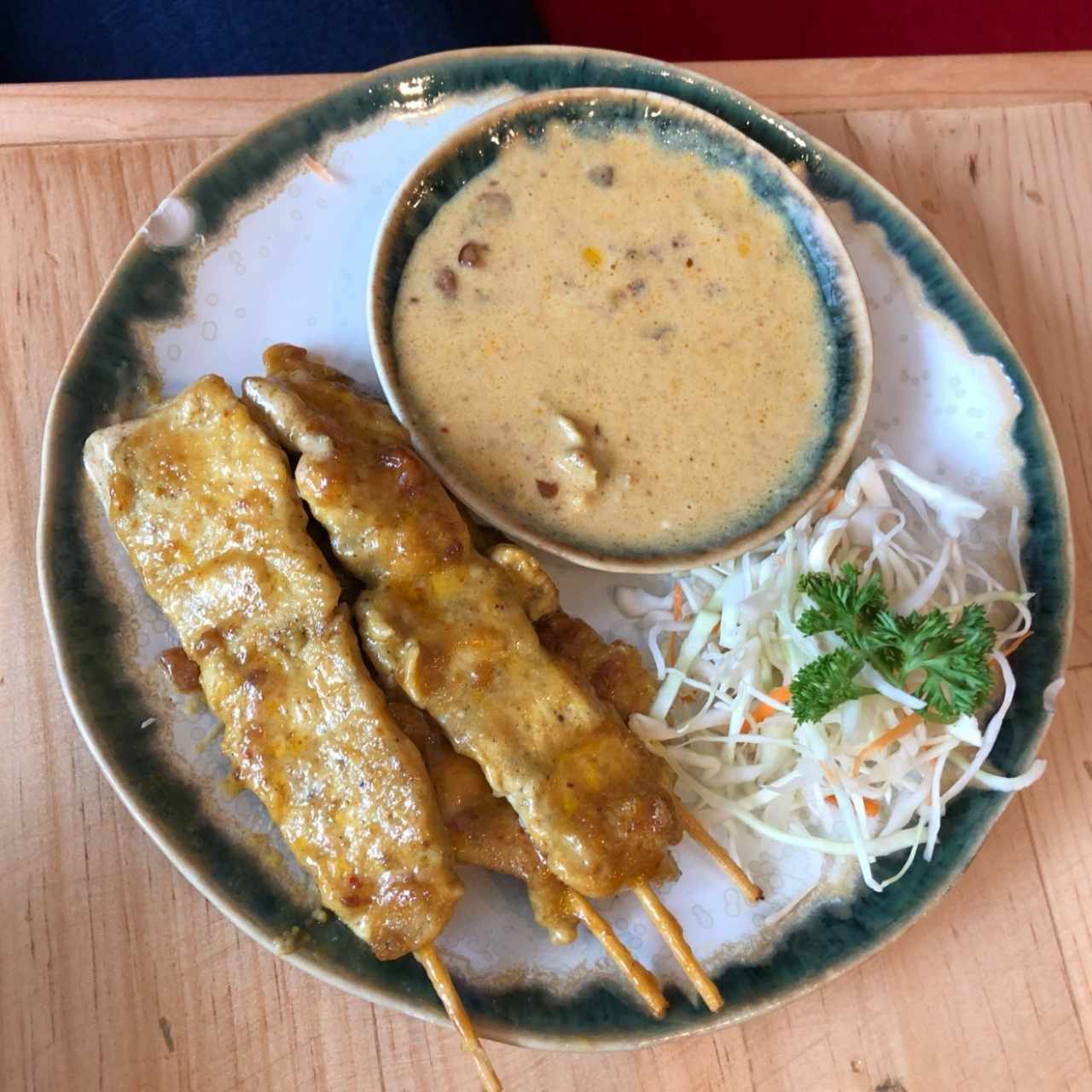 Satay de Pollo con salsa de mani