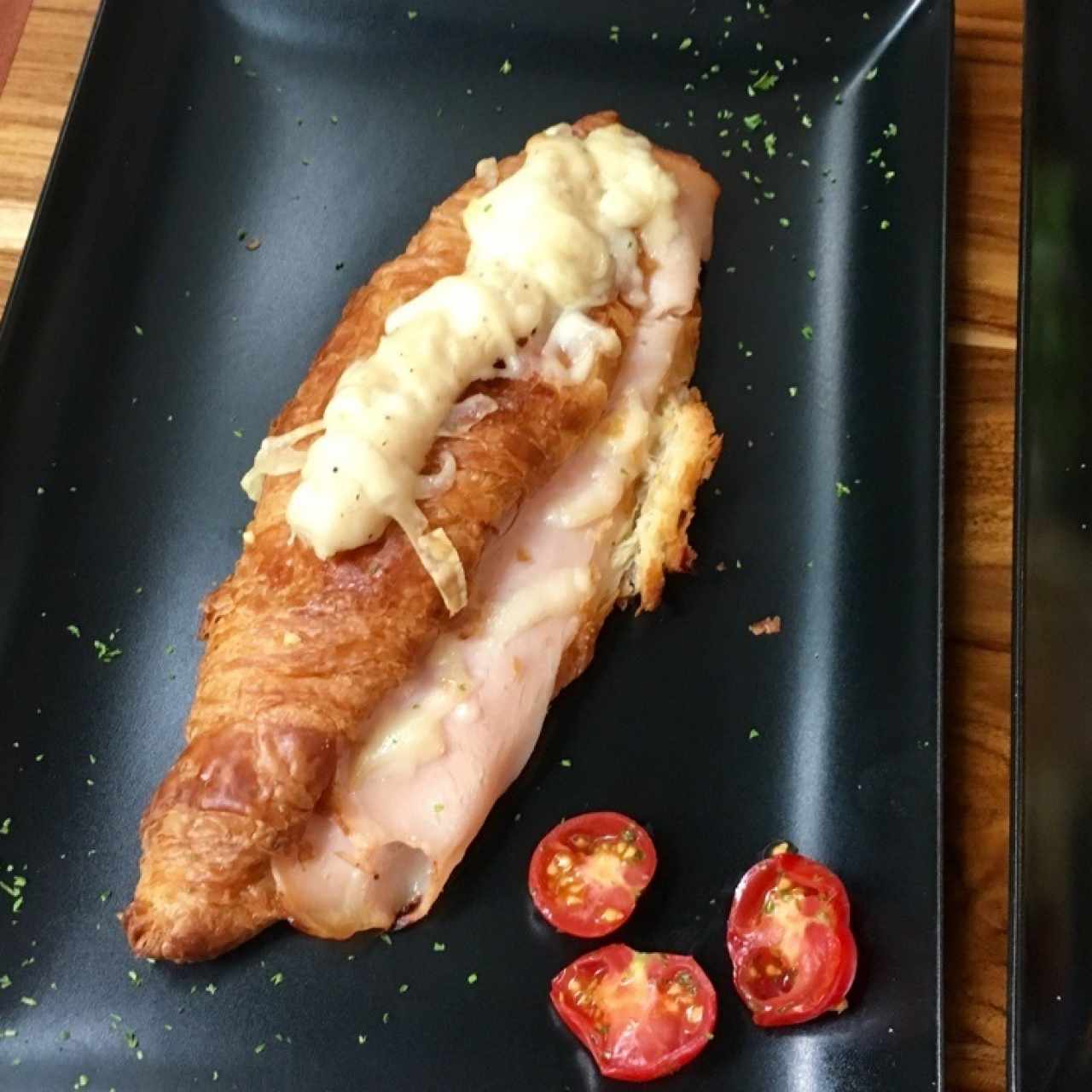 Croissant de jamon y queso