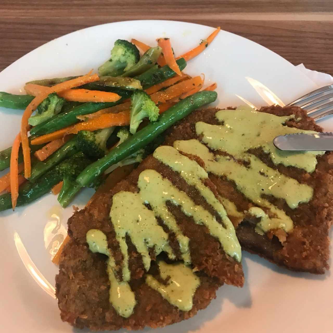 Milanesa de Res con Mojo Verde