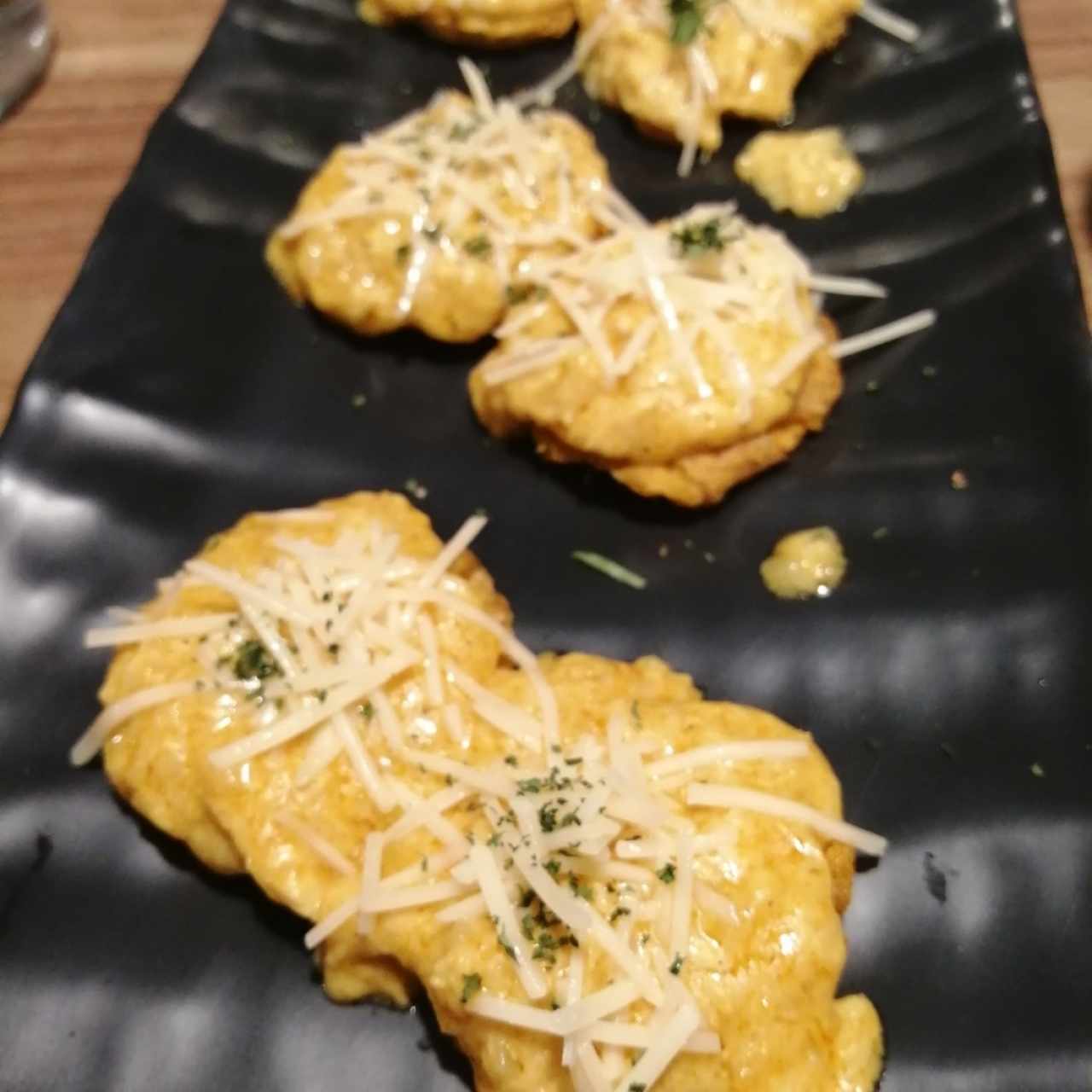 patacones con ají de gallina