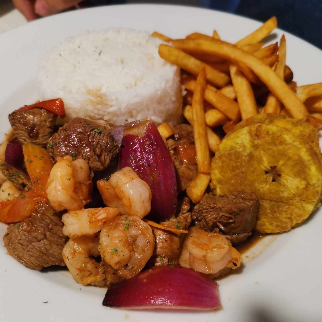 Lomo saltado hambre