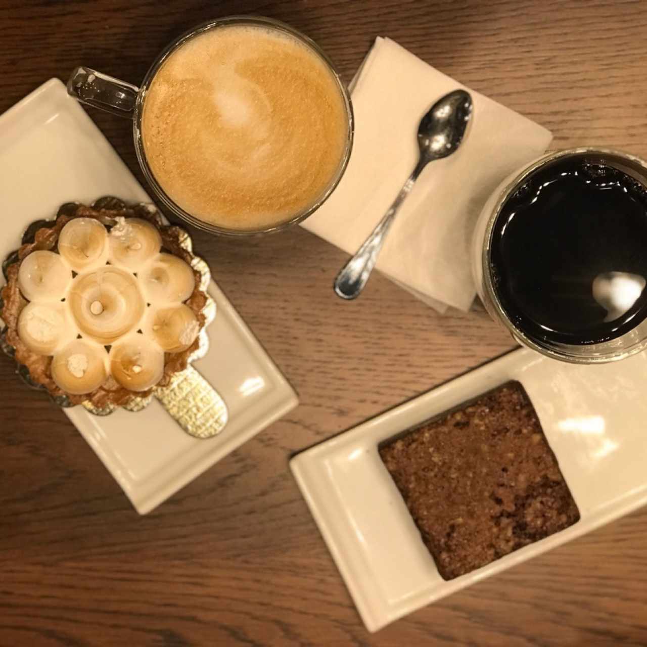 Cafe Boquete V 360, capuccino Boquete, pie de limon y brownie