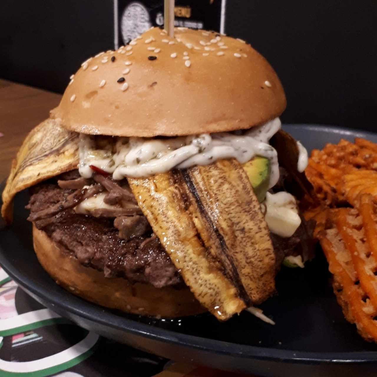 Signature Burgers - La Panameña