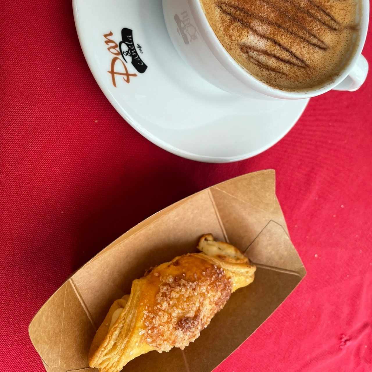 Quesito y cappuccino 