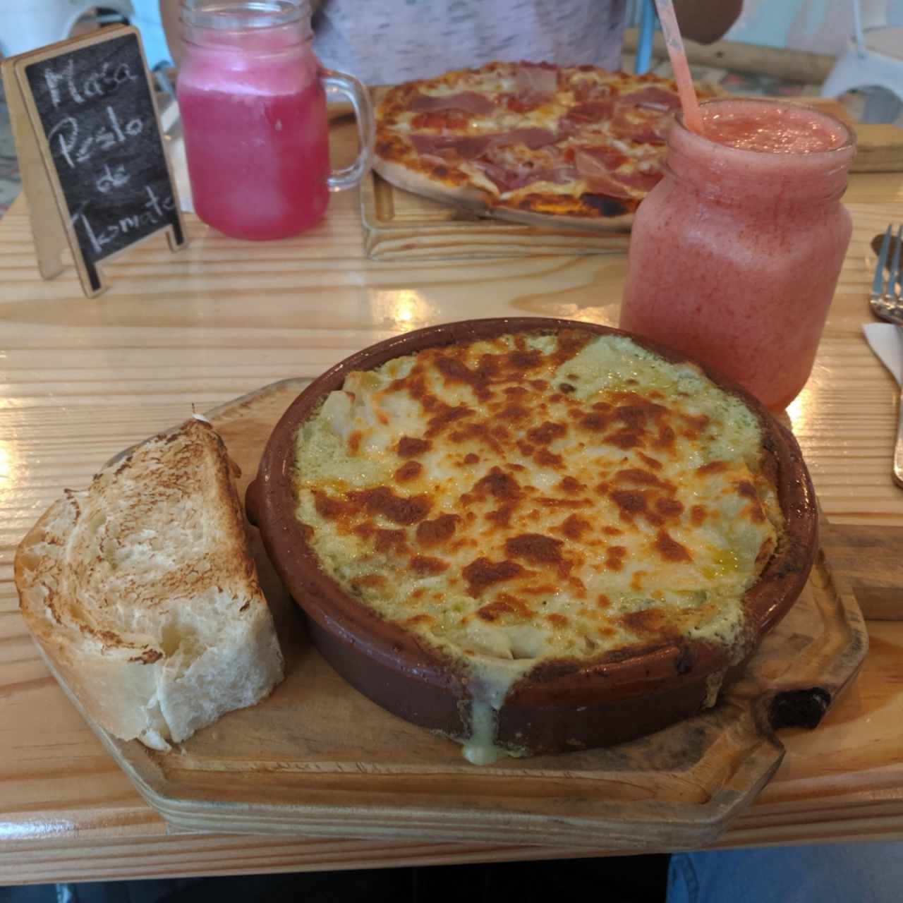 Lasagna "Me muero por tí", Jugo de Limon granadina