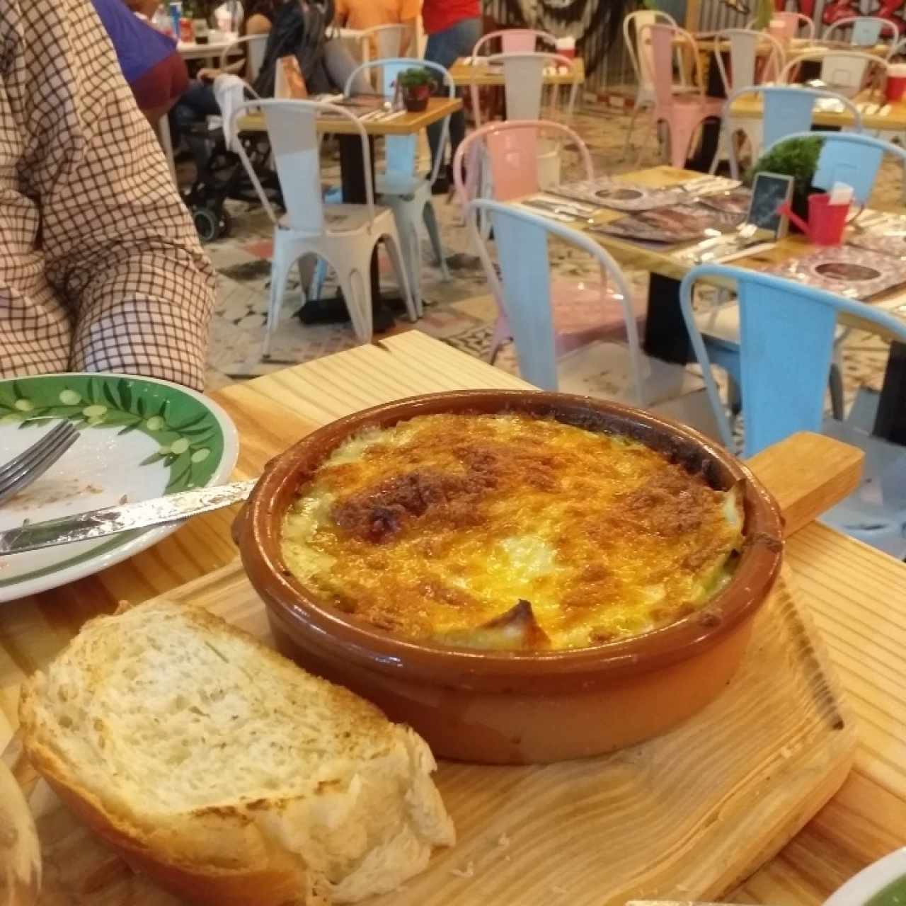 Lasagna de salmón con salsa Blanca y pesto