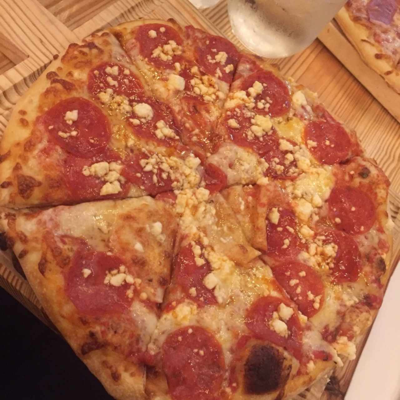 Pepperoni, feta, miel 😍