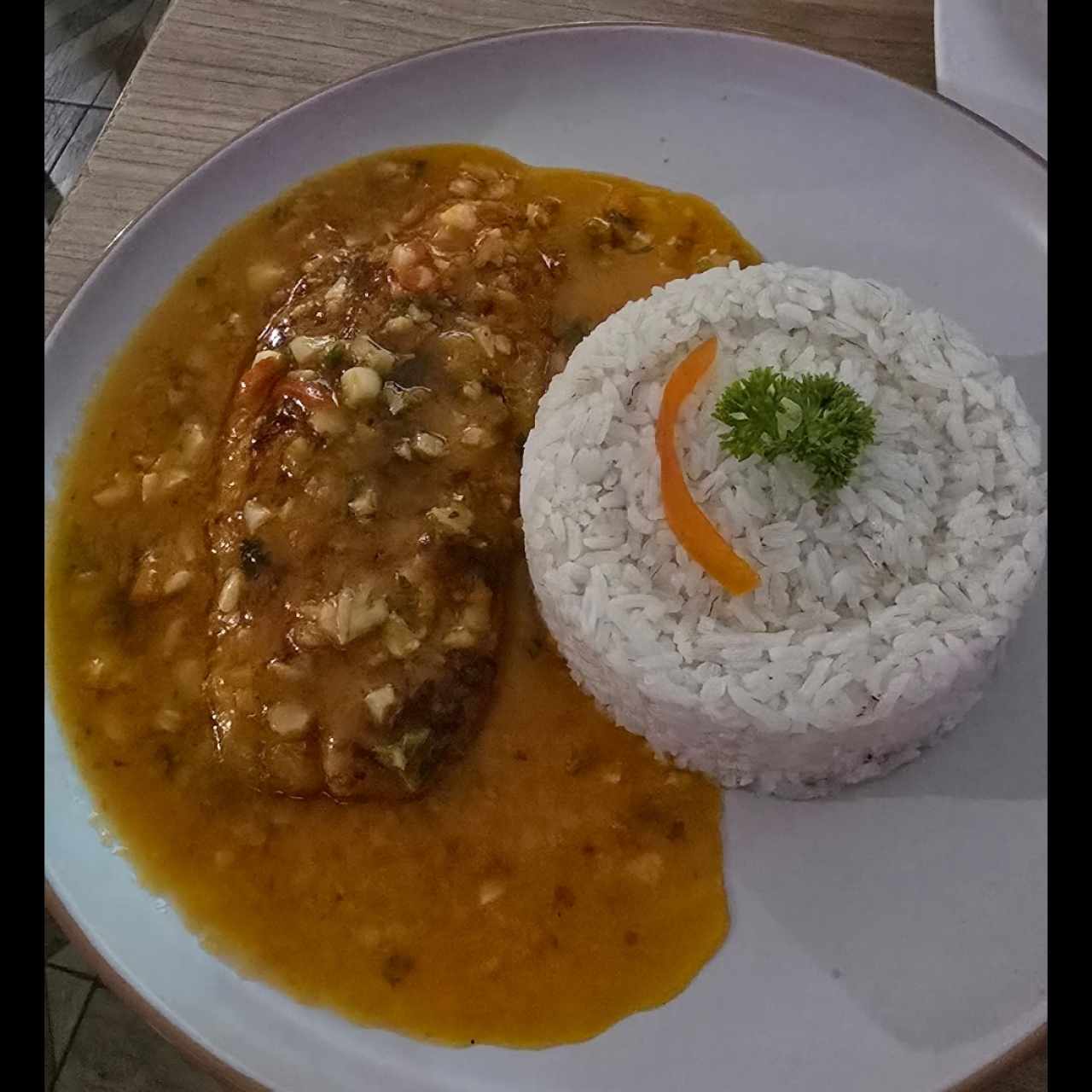 Pescado al Ajillo