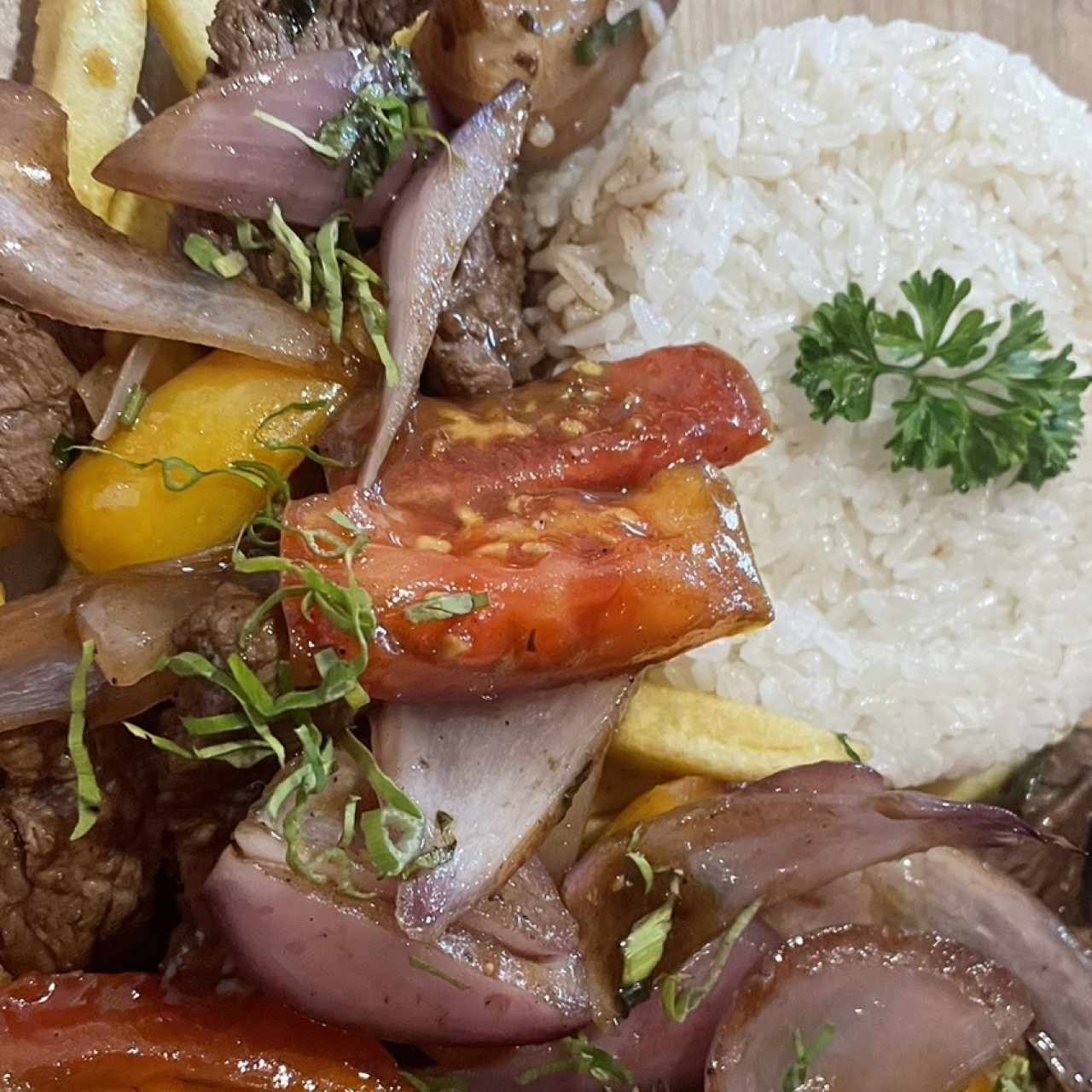 Lomo saltado