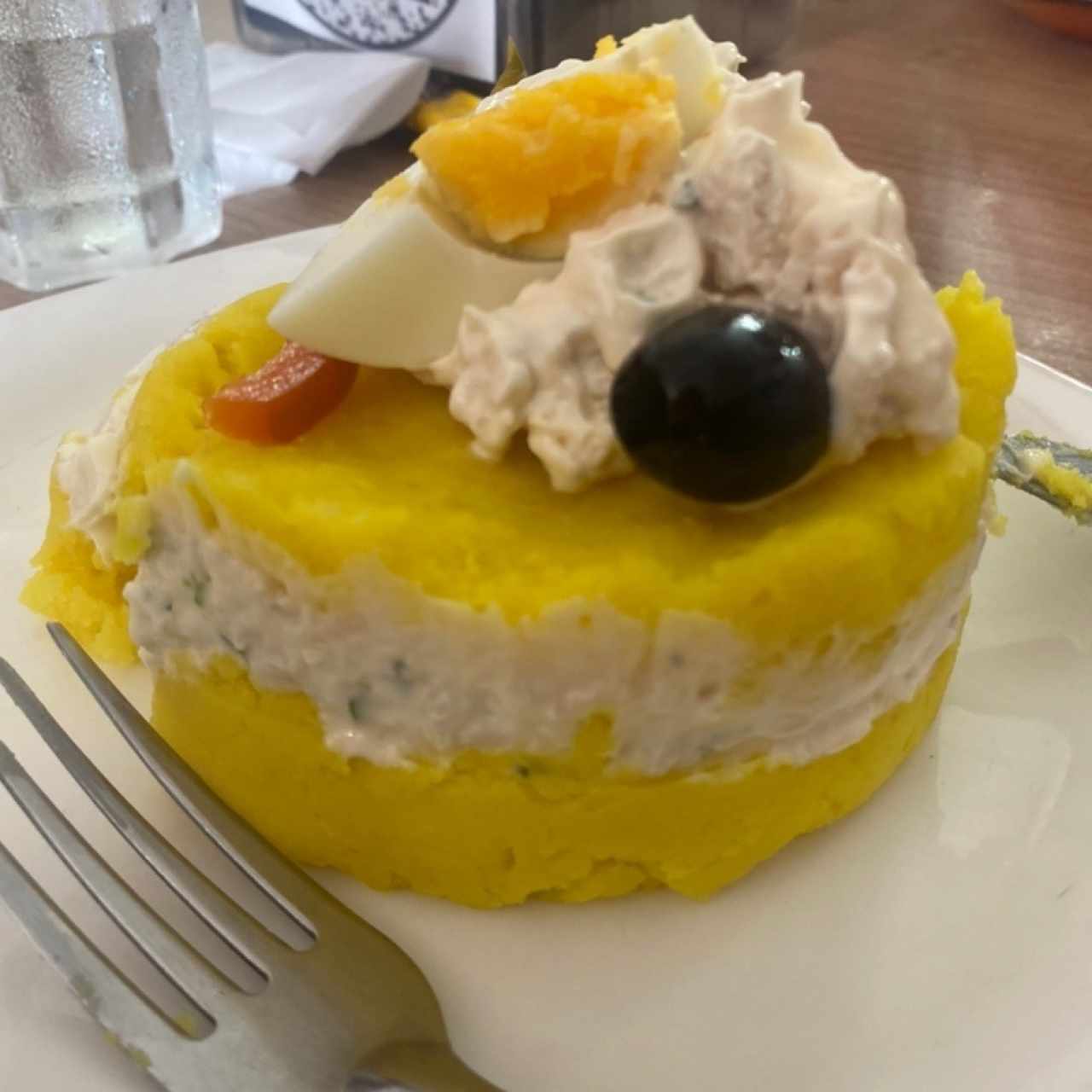 Causa limeña de pollo 